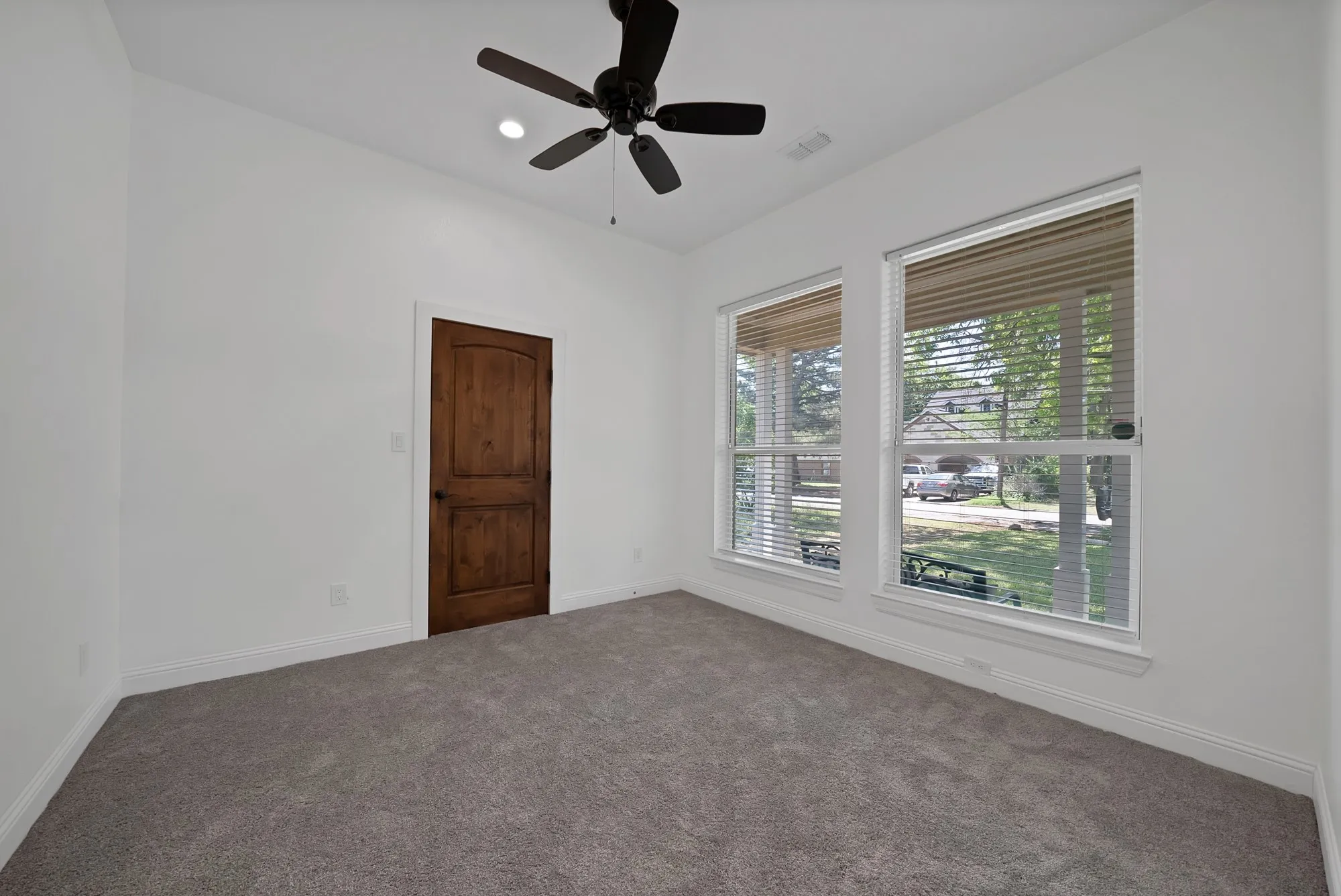 Single Family Residence For Sale in Tarrant County , 4713 Bernice Street, Haltom City, Texas 76117, 4 Bedroom, 3 Bathroom, 2 Garage spaces, 2,501 Sqft, built in 1952, mls#21247366, Real Estate Agent in Haltom City, Homes For Sale in Tarrant county, Homes For Sale in Haltom City, Realtor in Haltom City Texas, Real Estate Brokerage Independent Realty Texas, Luminita Cordes Realtor