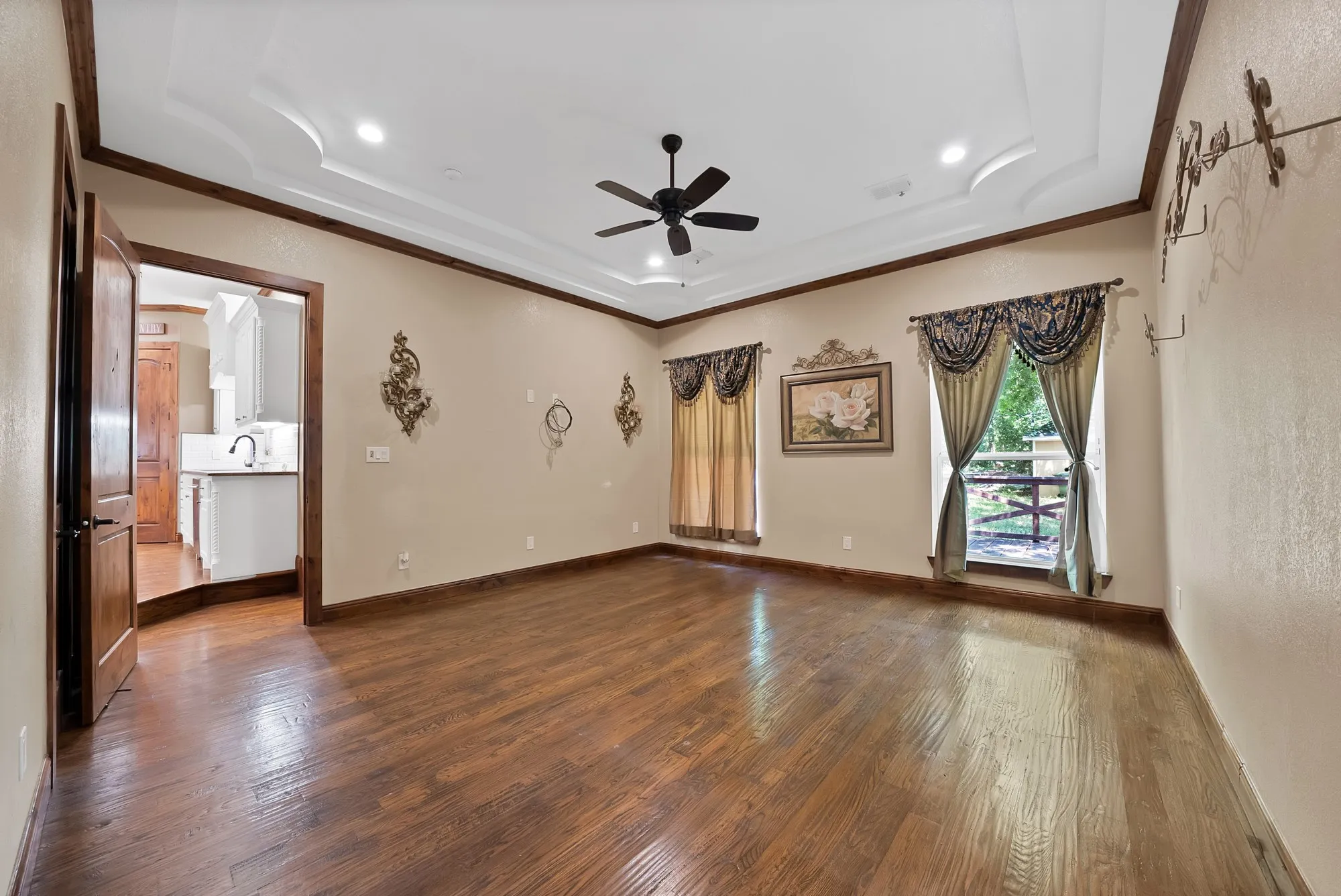 Single Family Residence For Sale in Tarrant County , 4713 Bernice Street, Haltom City, Texas 76117, 4 Bedroom, 3 Bathroom, 2 Garage spaces, 2,501 Sqft, built in 1952, mls#21247366, Real Estate Agent in Haltom City, Homes For Sale in Tarrant county, Homes For Sale in Haltom City, Realtor in Haltom City Texas, Real Estate Brokerage Independent Realty Texas, Luminita Cordes Realtor