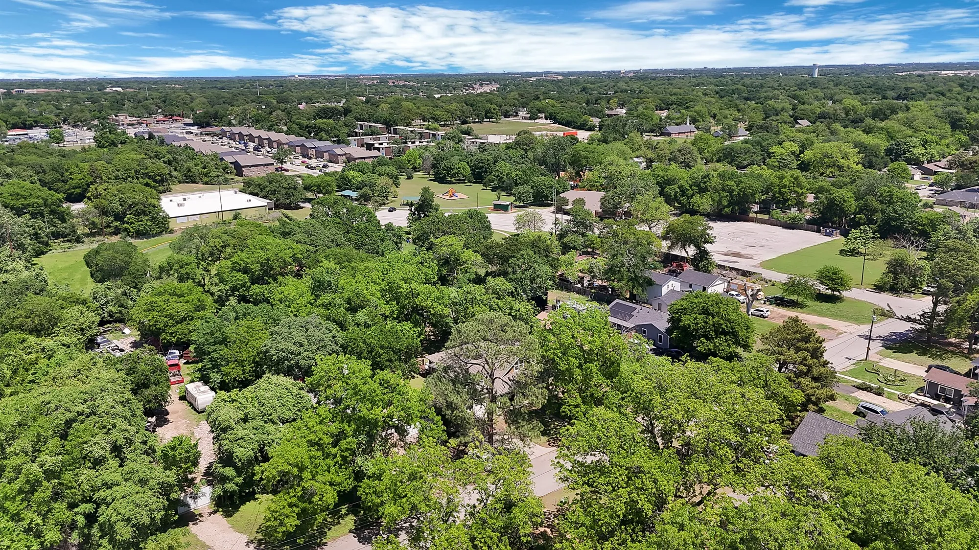 Single Family Residence For Sale in Tarrant County , 4713 Bernice Street, Haltom City, Texas 76117, 4 Bedroom, 3 Bathroom, 2 Garage spaces, 2,501 Sqft, built in 1952, mls#21247366, Real Estate Agent in Haltom City, Homes For Sale in Tarrant county, Homes For Sale in Haltom City, Realtor in Haltom City Texas, Real Estate Brokerage Independent Realty Texas, Luminita Cordes Realtor