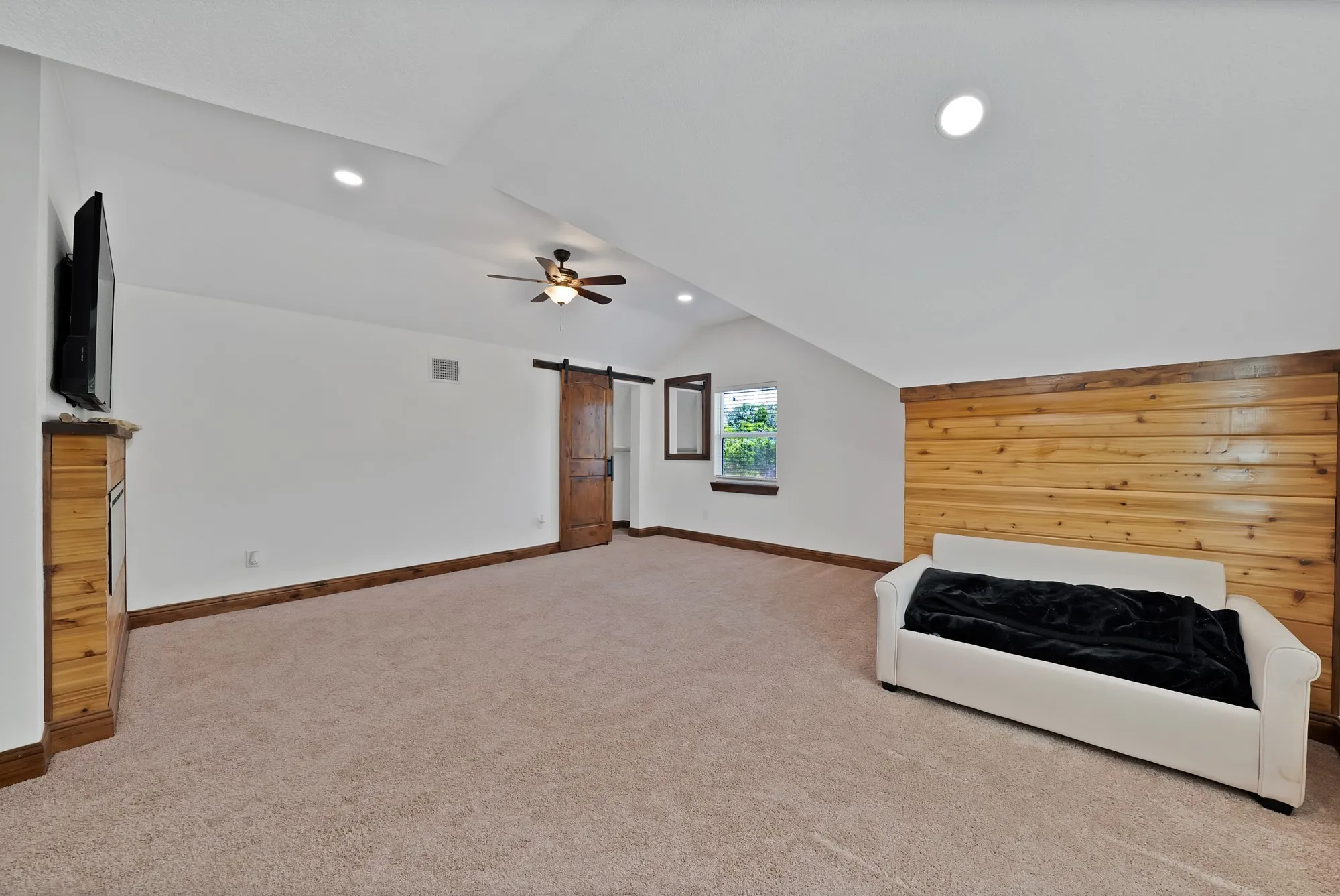 Single Family Residence For Sale in Tarrant County , 4713 Bernice Street, Haltom City, Texas 76117, 4 Bedroom, 3 Bathroom, 2 Garage spaces, 2,501 Sqft, built in 1952, mls#21247366, Real Estate Agent in Haltom City, Homes For Sale in Tarrant county, Homes For Sale in Haltom City, Realtor in Haltom City Texas, Real Estate Brokerage Independent Realty Texas, Luminita Cordes Realtor
