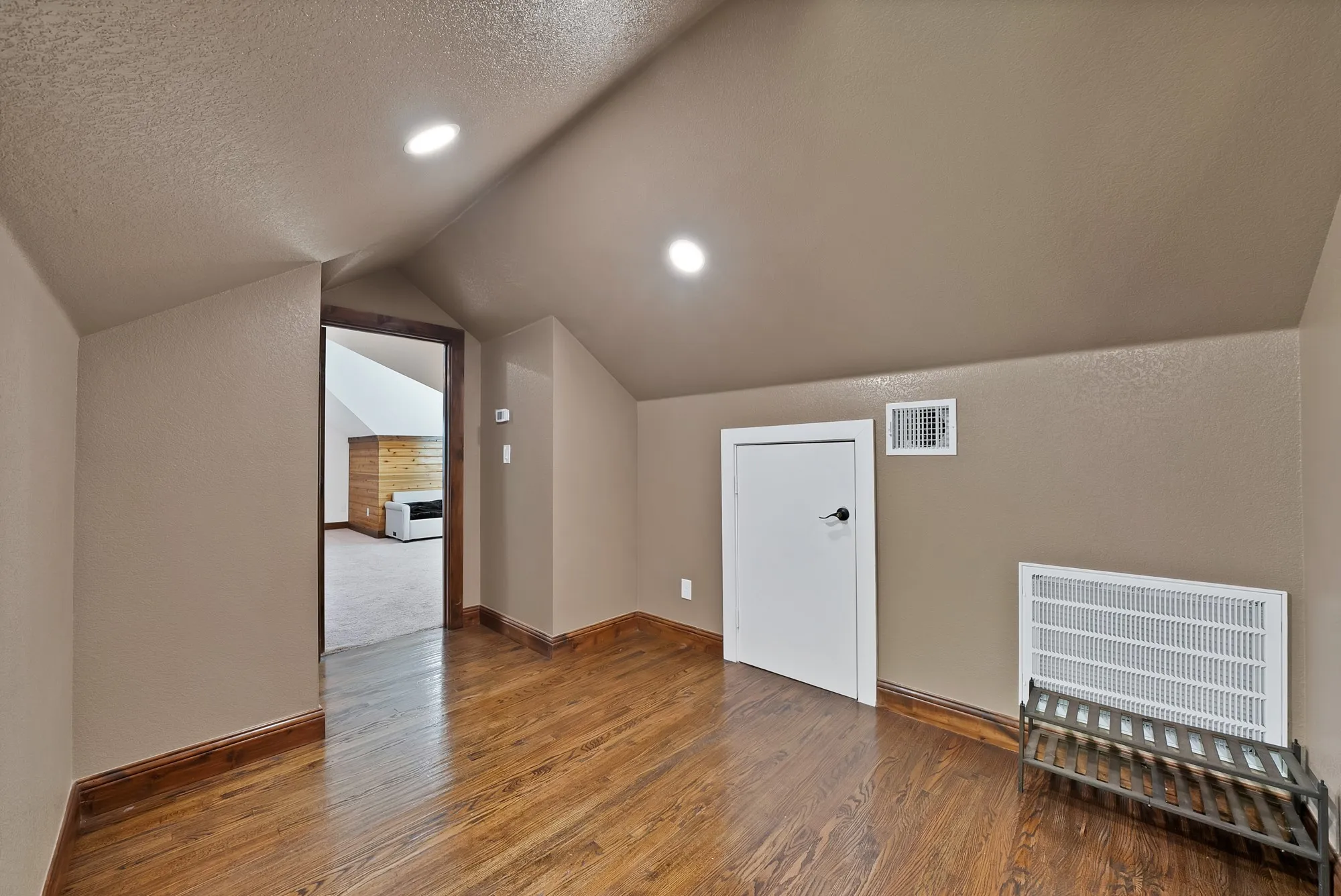 Single Family Residence For Sale in Tarrant County , 4713 Bernice Street, Haltom City, Texas 76117, 4 Bedroom, 3 Bathroom, 2 Garage spaces, 2,501 Sqft, built in 1952, mls#21247366, Real Estate Agent in Haltom City, Homes For Sale in Tarrant county, Homes For Sale in Haltom City, Realtor in Haltom City Texas, Real Estate Brokerage Independent Realty Texas, Luminita Cordes Realtor