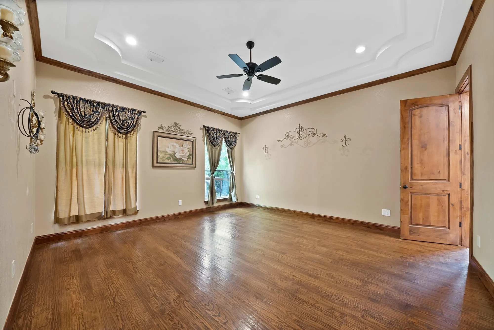 Single Family Residence For Sale in Tarrant County , 4713 Bernice Street, Haltom City, Texas 76117, 4 Bedroom, 3 Bathroom, 2 Garage spaces, 2,501 Sqft, built in 1952, mls#21247366, Real Estate Agent in Haltom City, Homes For Sale in Tarrant county, Homes For Sale in Haltom City, Realtor in Haltom City Texas, Real Estate Brokerage Independent Realty Texas, Luminita Cordes Realtor