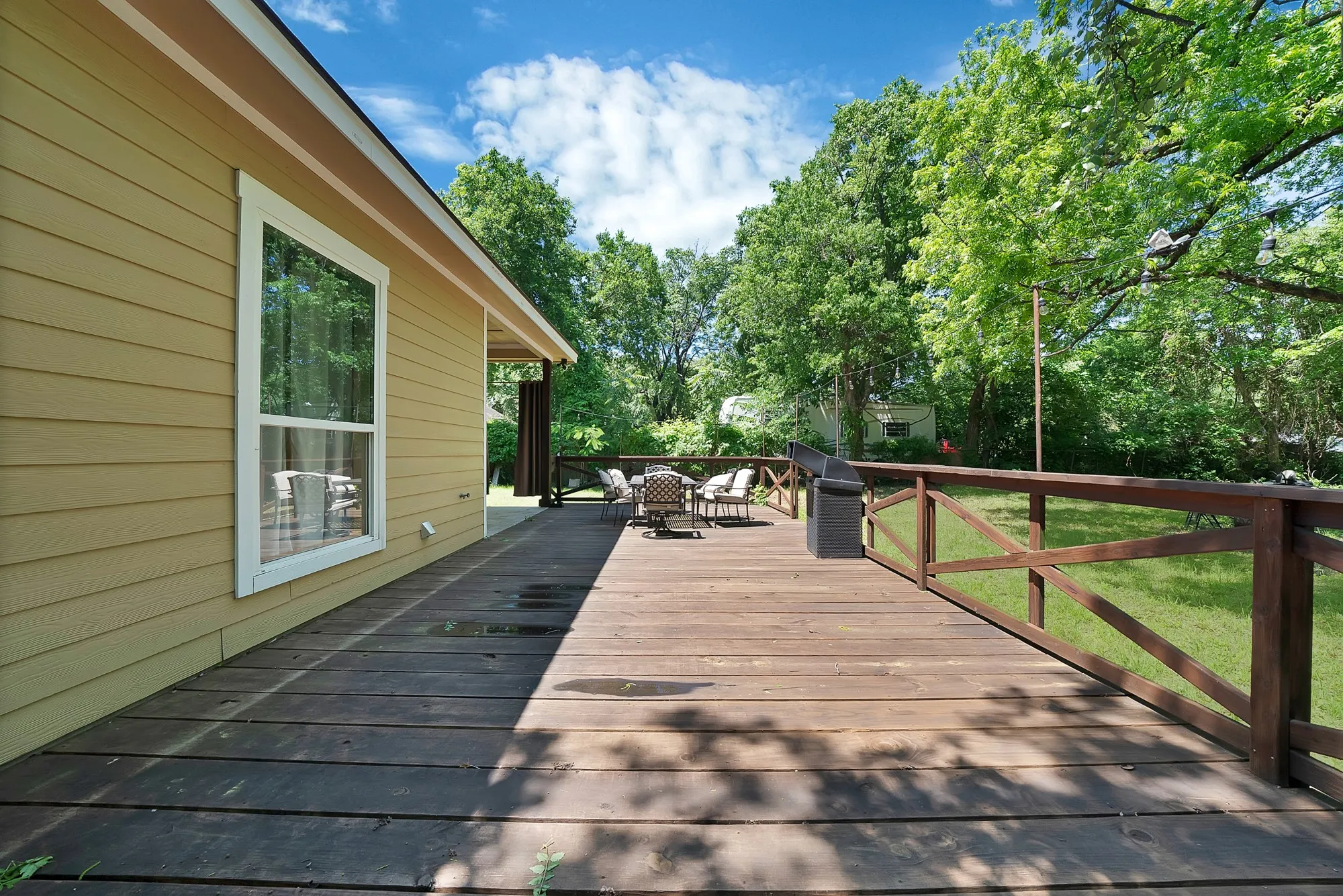 Single Family Residence For Sale in Tarrant County , 4713 Bernice Street, Haltom City, Texas 76117, 4 Bedroom, 3 Bathroom, 2 Garage spaces, 2,501 Sqft, built in 1952, mls#21247366, Real Estate Agent in Haltom City, Homes For Sale in Tarrant county, Homes For Sale in Haltom City, Realtor in Haltom City Texas, Real Estate Brokerage Independent Realty Texas, Luminita Cordes Realtor