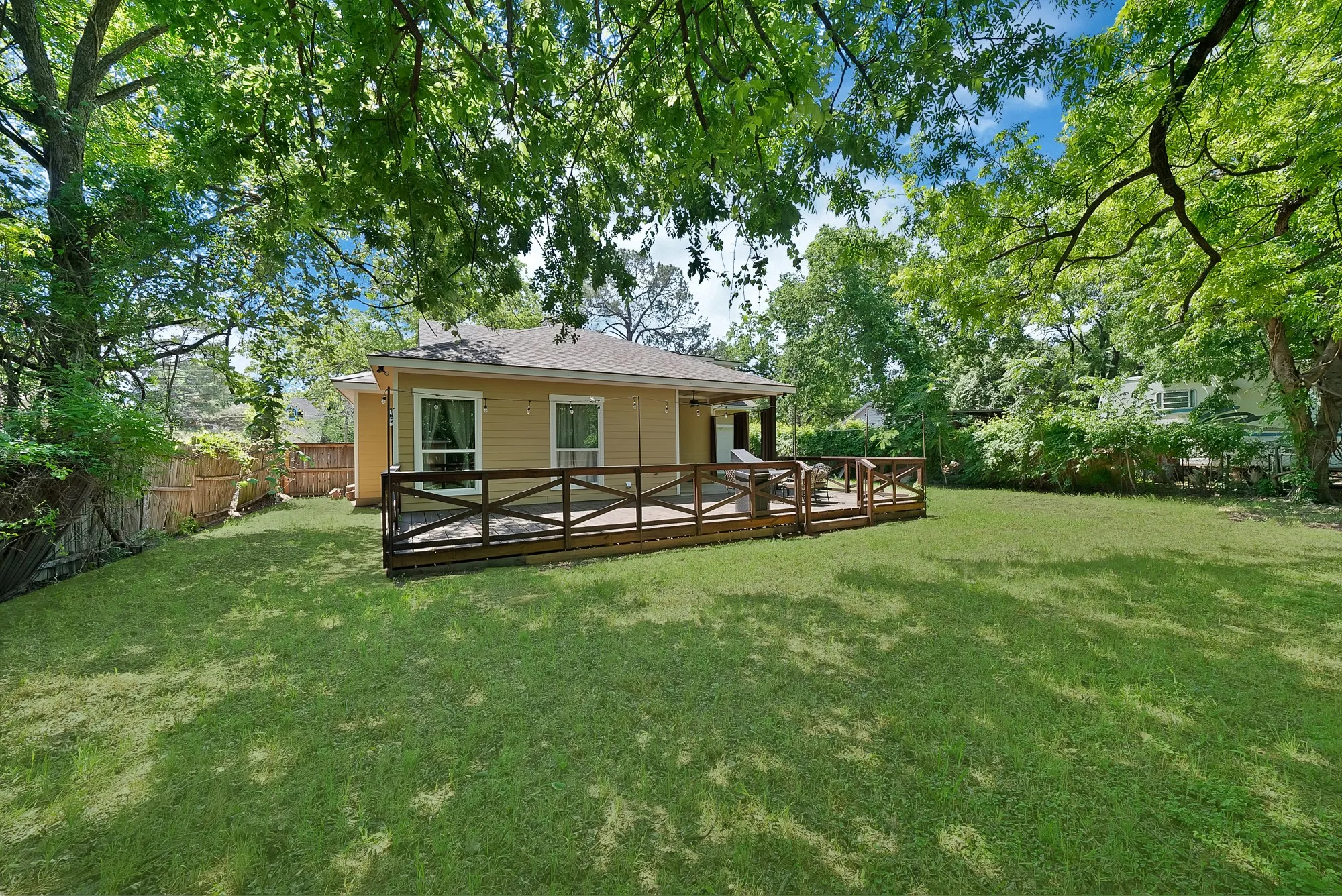 Single Family Residence For Sale in Tarrant County , 4713 Bernice Street, Haltom City, Texas 76117, 4 Bedroom, 3 Bathroom, 2 Garage spaces, 2,501 Sqft, built in 1952, mls#21247366, Real Estate Agent in Haltom City, Homes For Sale in Tarrant county, Homes For Sale in Haltom City, Realtor in Haltom City Texas, Real Estate Brokerage Independent Realty Texas, Luminita Cordes Realtor