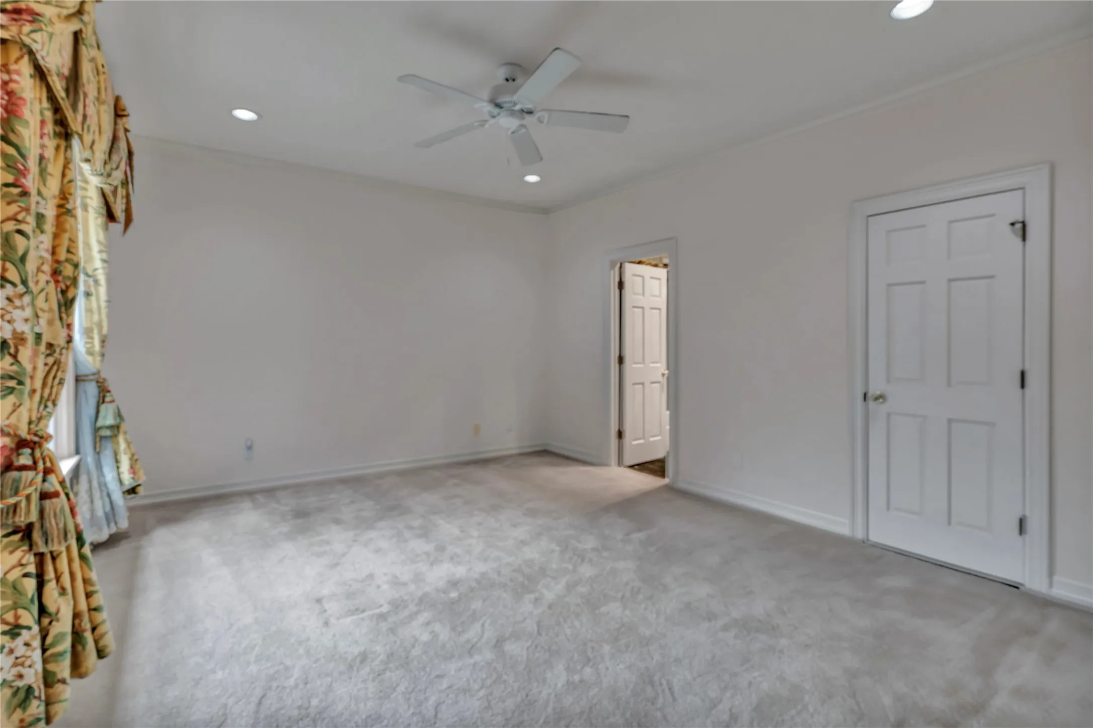 Single Family Residence For Sale in Tarrant County , 4733 Harley Avenue, Fort Worth, Texas 76107, 3 Bedroom, 5 Bathroom, 3 Garage spaces, 4,783 Sqft, built in 1993, mls#21248027, Real Estate Agent in Fort Worth, Homes For Sale in Tarrant county, Homes For Sale in Fort Worth, Realtor in Fort Worth Texas, Real Estate Brokerage Independent Realty Texas, Luminita Cordes Realtor