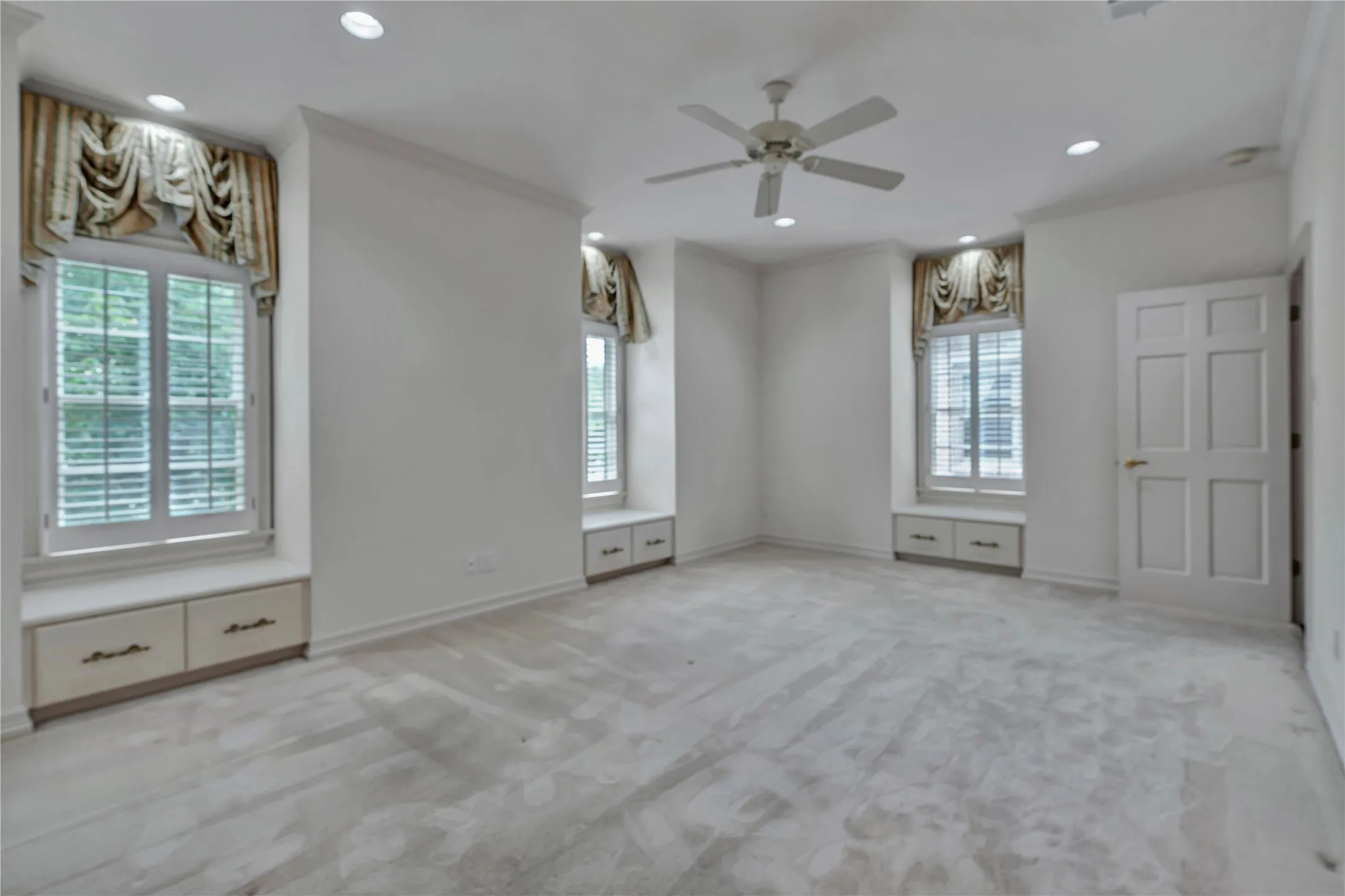 Single Family Residence For Sale in Tarrant County , 4733 Harley Avenue, Fort Worth, Texas 76107, 3 Bedroom, 5 Bathroom, 3 Garage spaces, 4,783 Sqft, built in 1993, mls#21248027, Real Estate Agent in Fort Worth, Homes For Sale in Tarrant county, Homes For Sale in Fort Worth, Realtor in Fort Worth Texas, Real Estate Brokerage Independent Realty Texas, Luminita Cordes Realtor