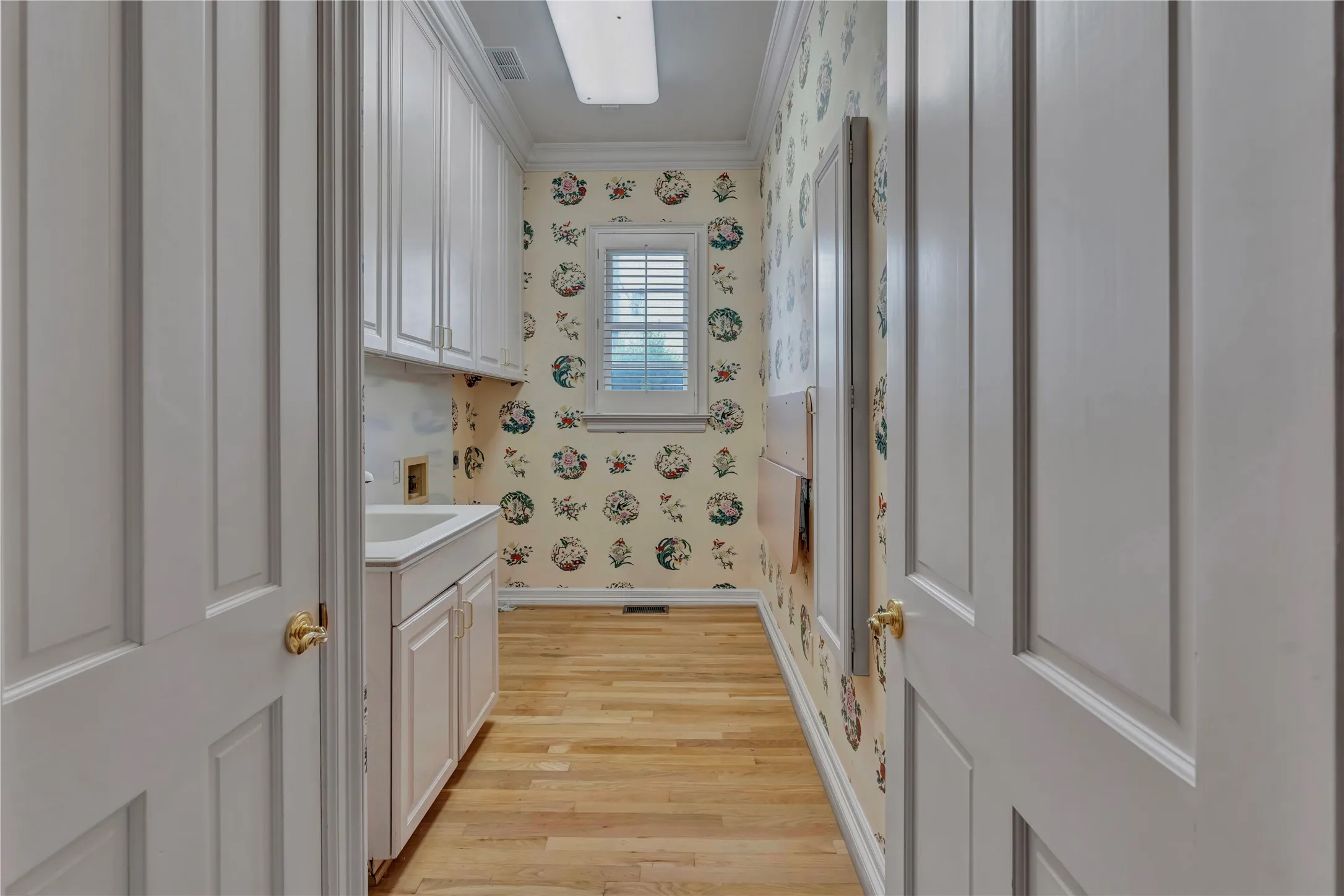 Single Family Residence For Sale in Tarrant County , 4733 Harley Avenue, Fort Worth, Texas 76107, 3 Bedroom, 5 Bathroom, 3 Garage spaces, 4,783 Sqft, built in 1993, mls#21248027, Real Estate Agent in Fort Worth, Homes For Sale in Tarrant county, Homes For Sale in Fort Worth, Realtor in Fort Worth Texas, Real Estate Brokerage Independent Realty Texas, Luminita Cordes Realtor