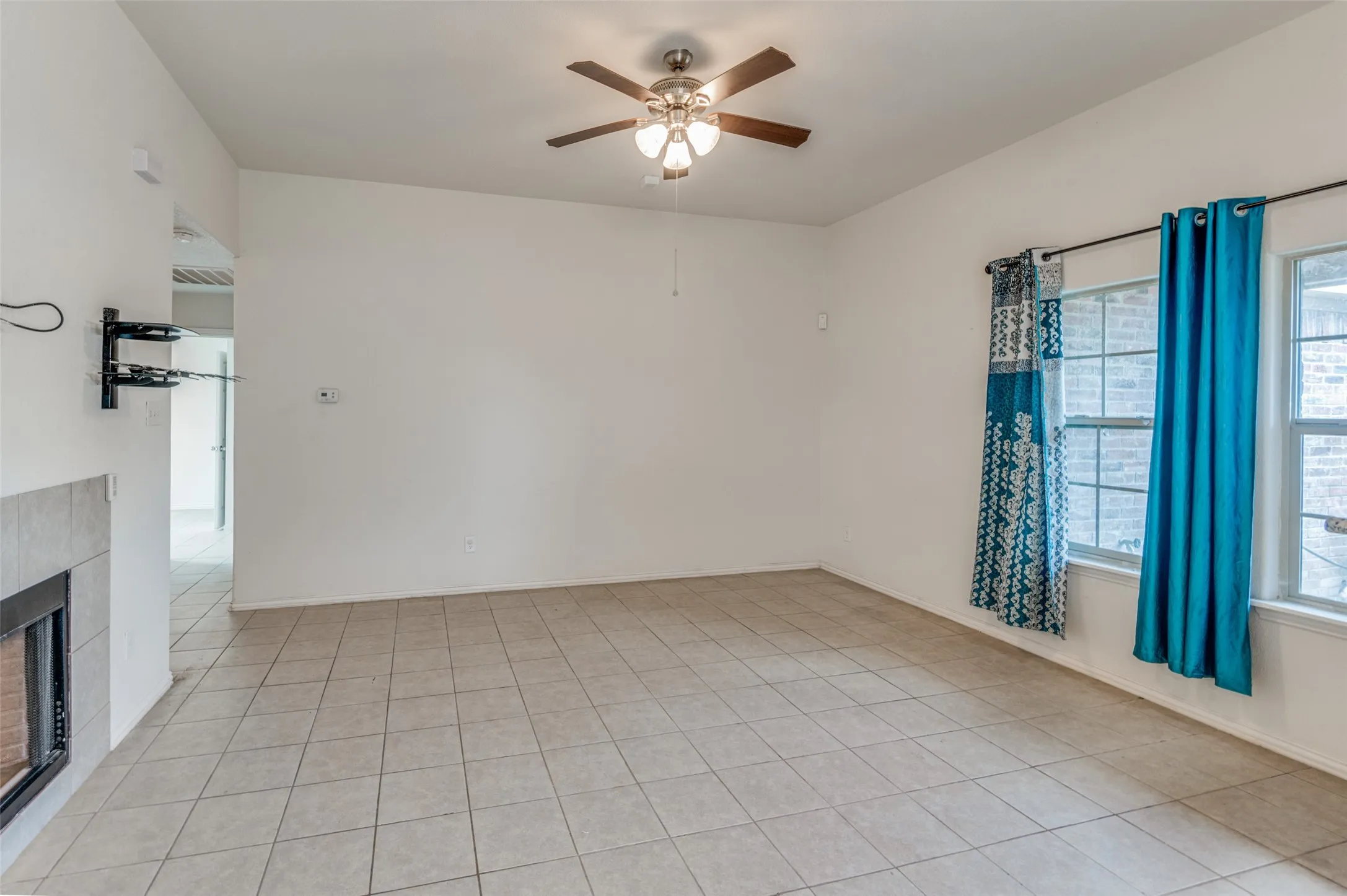 Single Family Residence For Rent in Dallas County , 1939 Naira Drive, Dallas, Texas 75217, 3 Bedroom, 2 Bathroom, 1 Garage spaces, 1,415 Sqft, built in 2016, mls#21246818, Real Estate Agent in Dallas, Homes For Rent in Dallas county, Homes For Rent in Dallas, Realtor in Dallas Texas, Real Estate Brokerage Independent Realty Texas, Luminita Cordes Realtor