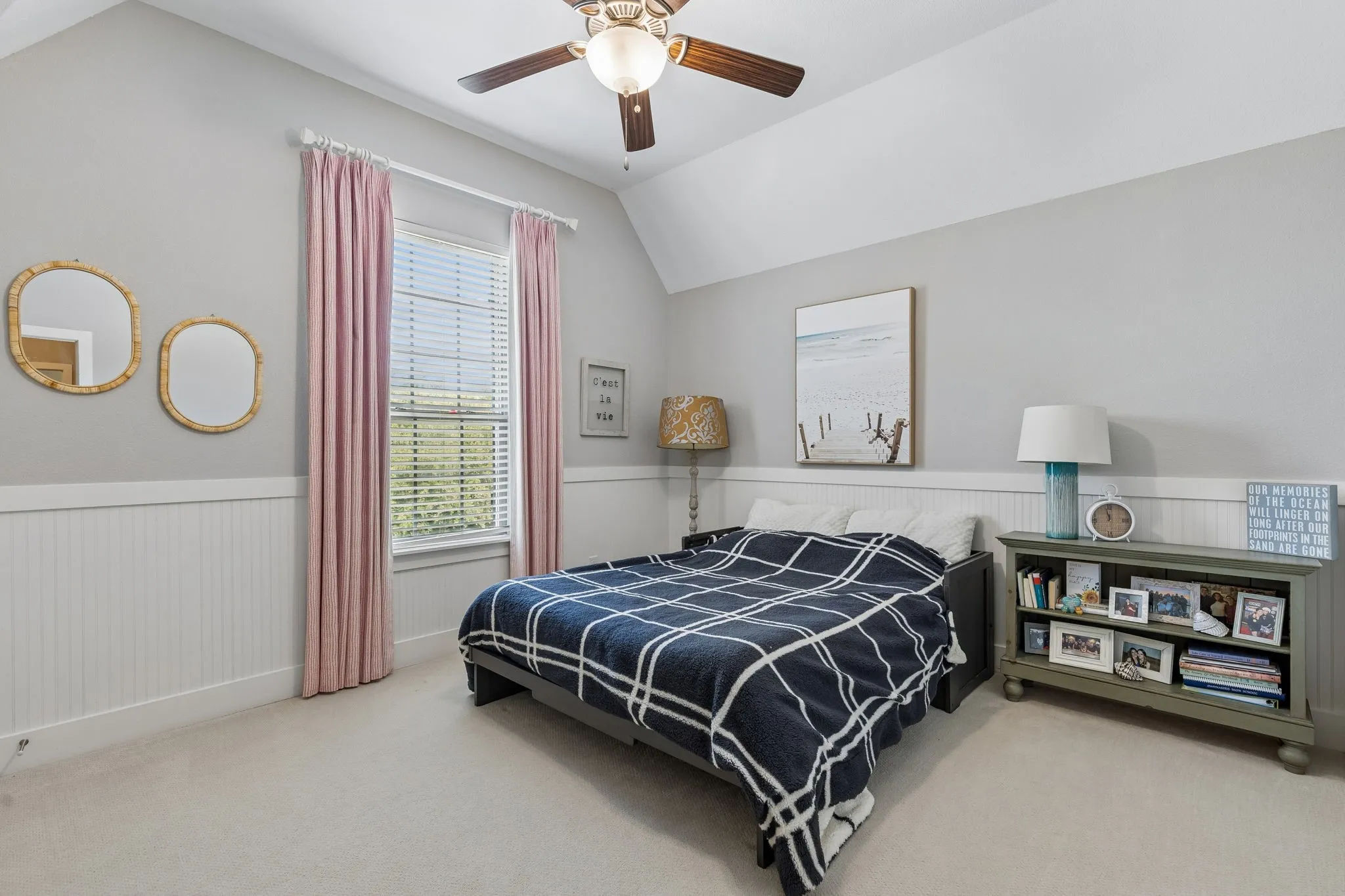 Single Family Residence For Sale in Denton County , 4908 Union Park Boulevard E, Little Elm, Texas 76227, 4 Bedroom, 5 Bathroom, 3 Garage spaces, 4,169 Sqft, built in 2015, Preowned, mls#21247261, Real Estate Agent in Little Elm, Homes For Sale in Denton county, Homes For Sale in Little Elm, Realtor in Little Elm Texas, Real Estate Brokerage Independent Realty Texas, Luminita Cordes Realtor