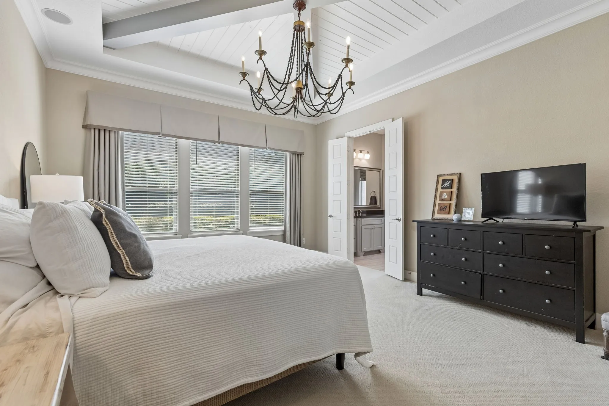 Single Family Residence For Sale in Denton County , 4908 Union Park Boulevard E, Little Elm, Texas 76227, 4 Bedroom, 5 Bathroom, 3 Garage spaces, 4,169 Sqft, built in 2015, Preowned, mls#21247261, Real Estate Agent in Little Elm, Homes For Sale in Denton county, Homes For Sale in Little Elm, Realtor in Little Elm Texas, Real Estate Brokerage Independent Realty Texas, Luminita Cordes Realtor