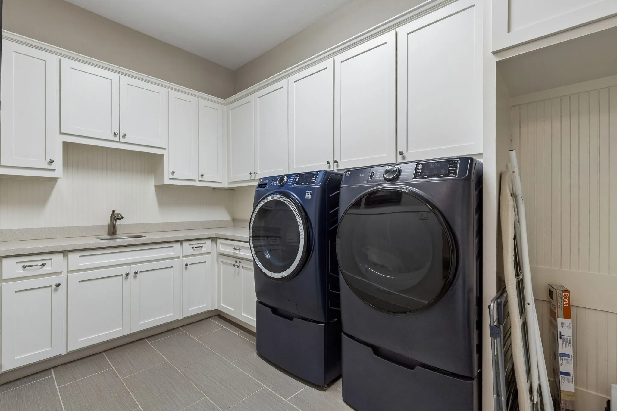 Single Family Residence For Sale in Denton County , 4908 Union Park Boulevard E, Little Elm, Texas 76227, 4 Bedroom, 5 Bathroom, 3 Garage spaces, 4,169 Sqft, built in 2015, Preowned, mls#21247261, Real Estate Agent in Little Elm, Homes For Sale in Denton county, Homes For Sale in Little Elm, Realtor in Little Elm Texas, Real Estate Brokerage Independent Realty Texas, Luminita Cordes Realtor