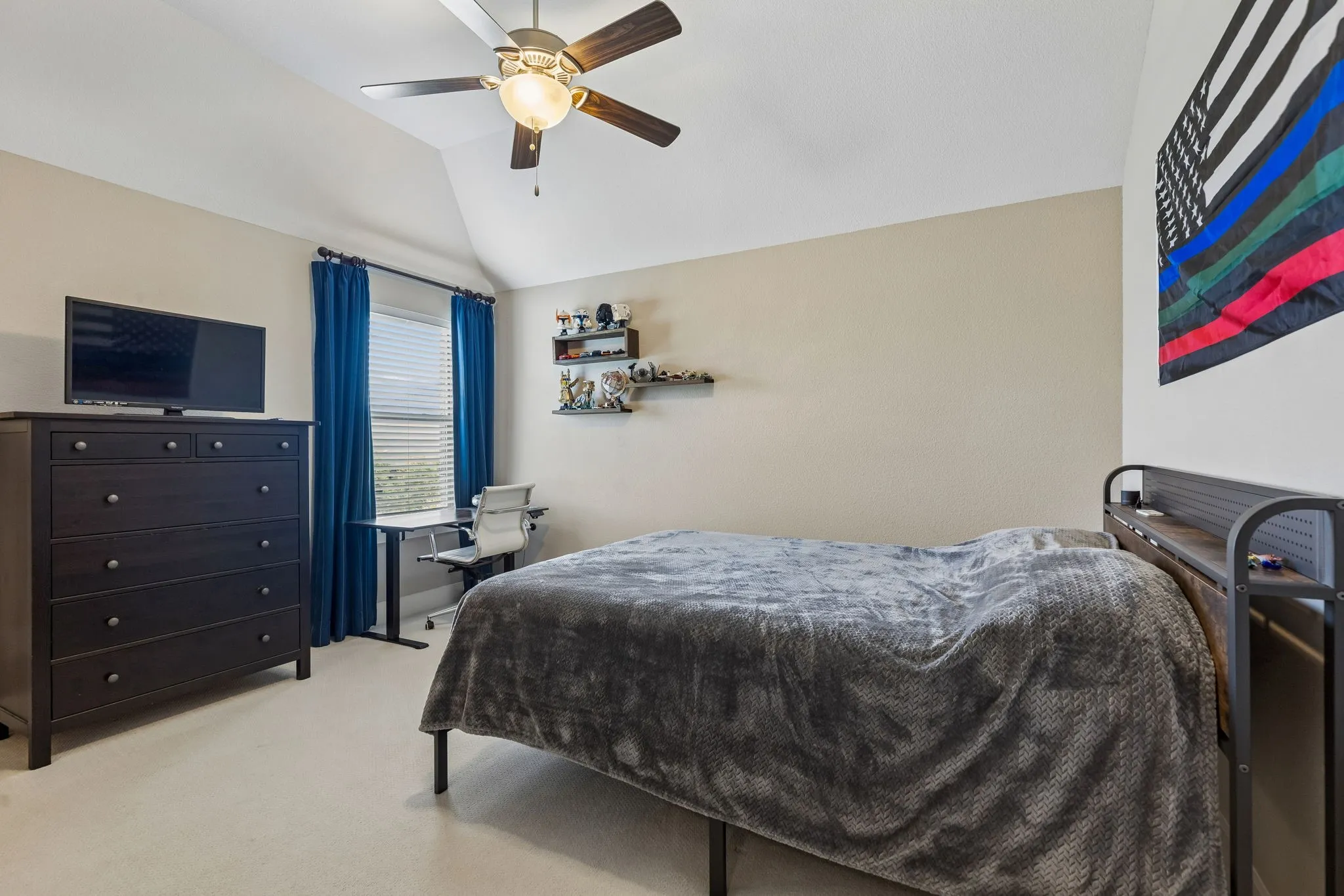 Single Family Residence For Sale in Denton County , 4908 Union Park Boulevard E, Little Elm, Texas 76227, 4 Bedroom, 5 Bathroom, 3 Garage spaces, 4,169 Sqft, built in 2015, Preowned, mls#21247261, Real Estate Agent in Little Elm, Homes For Sale in Denton county, Homes For Sale in Little Elm, Realtor in Little Elm Texas, Real Estate Brokerage Independent Realty Texas, Luminita Cordes Realtor