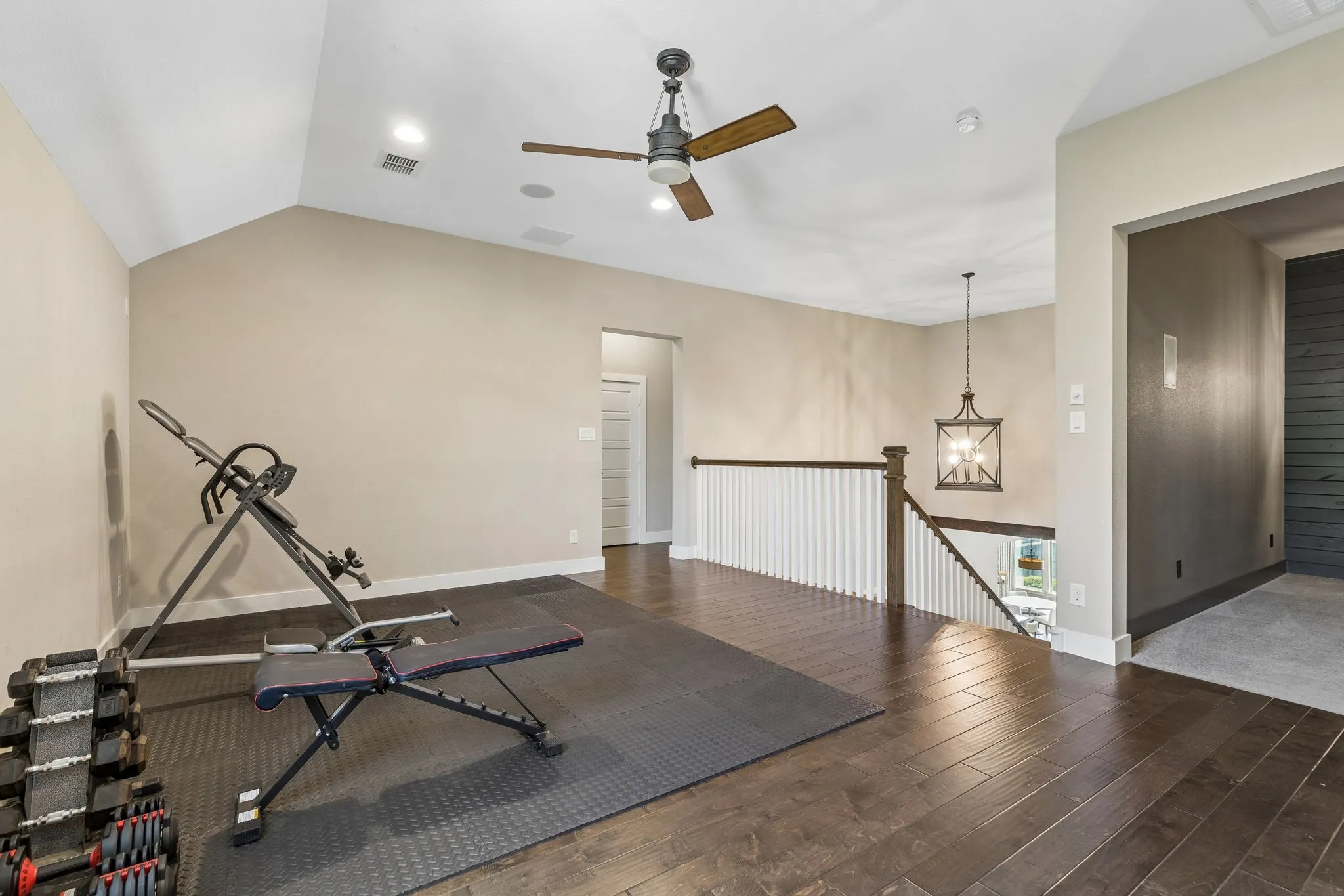 Single Family Residence For Sale in Denton County , 4908 Union Park Boulevard E, Little Elm, Texas 76227, 4 Bedroom, 5 Bathroom, 3 Garage spaces, 4,169 Sqft, built in 2015, Preowned, mls#21247261, Real Estate Agent in Little Elm, Homes For Sale in Denton county, Homes For Sale in Little Elm, Realtor in Little Elm Texas, Real Estate Brokerage Independent Realty Texas, Luminita Cordes Realtor