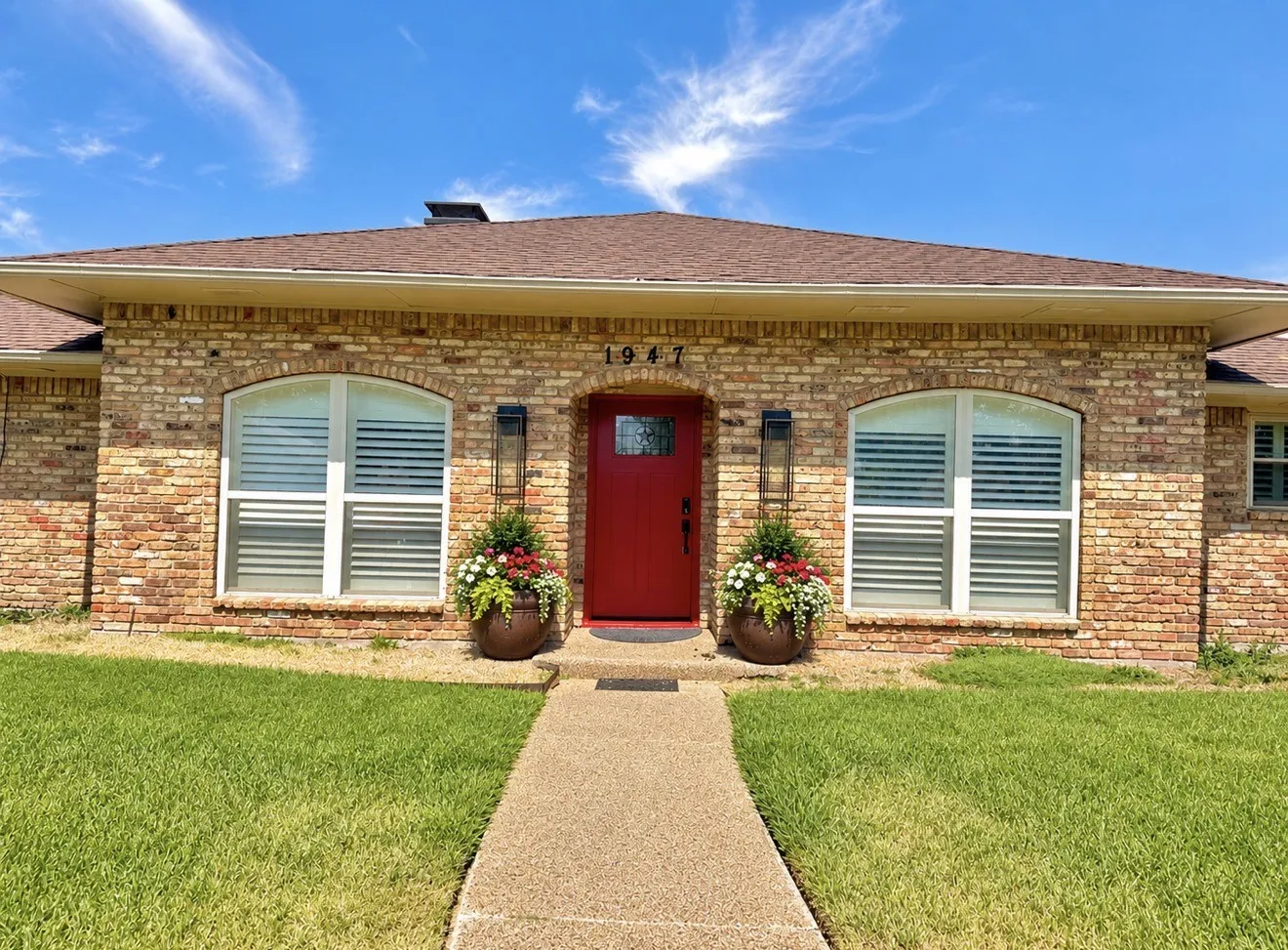 Single Family Residence For Sale in Denton County , 1947 Chesham Drive, Carrollton, Texas 75007, 4 Bedroom, 3 Bathroom, Garage spaces, 2,705 Sqft, built in 1978, mls#21248078, Real Estate Agent in Carrollton, Homes For Sale in Denton county, Homes For Sale in Carrollton, Realtor in Carrollton Texas, Real Estate Brokerage Independent Realty Texas, Luminita Cordes Realtor