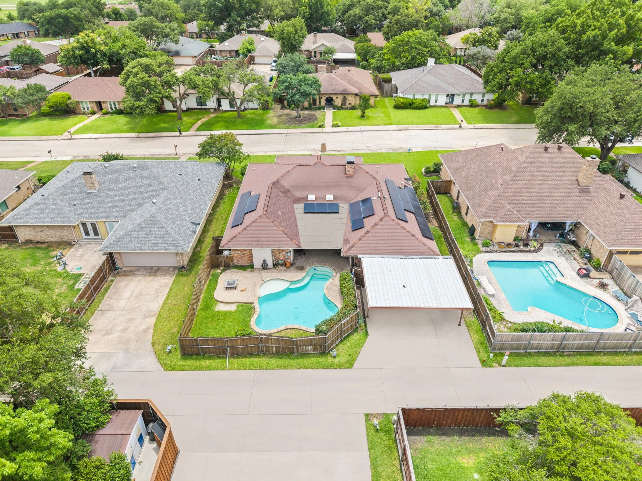 Single Family Residence For Sale in Denton County , 1947 Chesham Drive, Carrollton, Texas 75007, 4 Bedroom, 3 Bathroom, Garage spaces, 2,705 Sqft, built in 1978, mls#21248078, Real Estate Agent in Carrollton, Homes For Sale in Denton county, Homes For Sale in Carrollton, Realtor in Carrollton Texas, Real Estate Brokerage Independent Realty Texas, Luminita Cordes Realtor