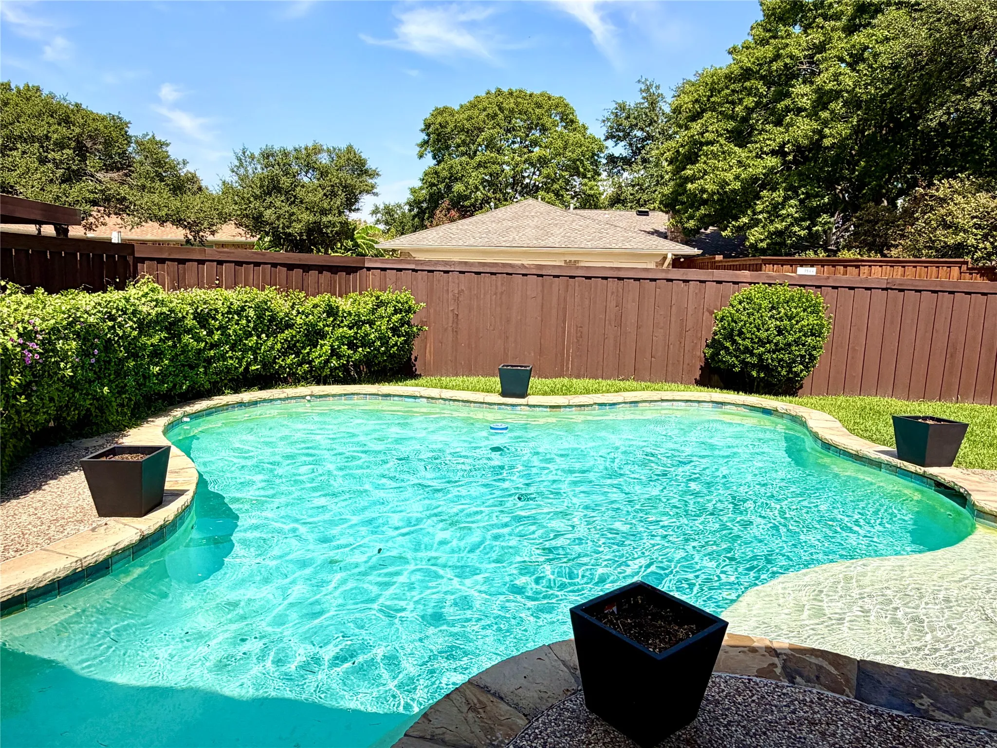 Single Family Residence For Sale in Denton County , 1947 Chesham Drive, Carrollton, Texas 75007, 4 Bedroom, 3 Bathroom, Garage spaces, 2,705 Sqft, built in 1978, mls#21248078, Real Estate Agent in Carrollton, Homes For Sale in Denton county, Homes For Sale in Carrollton, Realtor in Carrollton Texas, Real Estate Brokerage Independent Realty Texas, Luminita Cordes Realtor