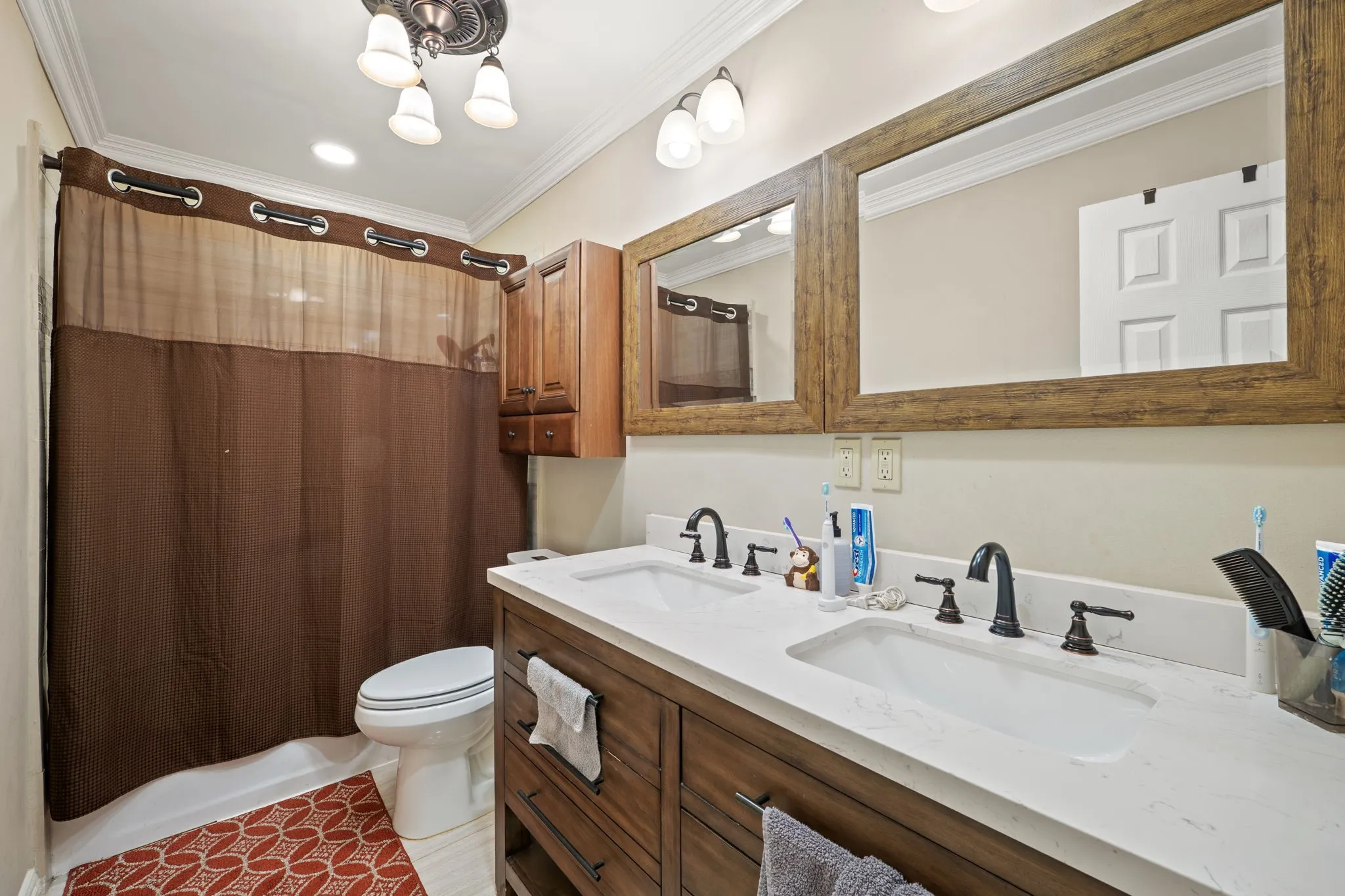 Single Family Residence For Sale in Denton County , 1947 Chesham Drive, Carrollton, Texas 75007, 4 Bedroom, 3 Bathroom, Garage spaces, 2,705 Sqft, built in 1978, mls#21248078, Real Estate Agent in Carrollton, Homes For Sale in Denton county, Homes For Sale in Carrollton, Realtor in Carrollton Texas, Real Estate Brokerage Independent Realty Texas, Luminita Cordes Realtor