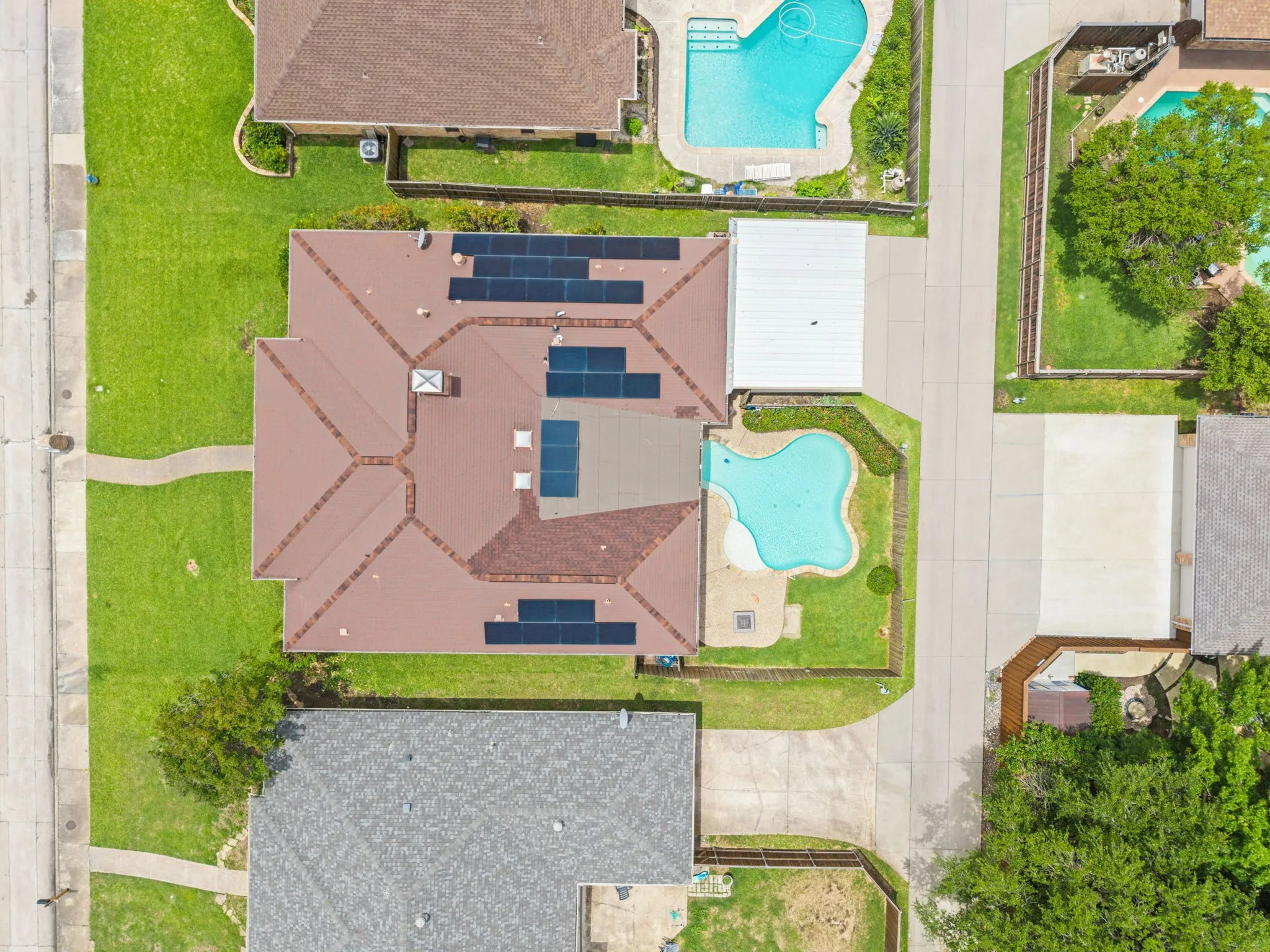 Single Family Residence For Sale in Denton County , 1947 Chesham Drive, Carrollton, Texas 75007, 4 Bedroom, 3 Bathroom, Garage spaces, 2,705 Sqft, built in 1978, mls#21248078, Real Estate Agent in Carrollton, Homes For Sale in Denton county, Homes For Sale in Carrollton, Realtor in Carrollton Texas, Real Estate Brokerage Independent Realty Texas, Luminita Cordes Realtor