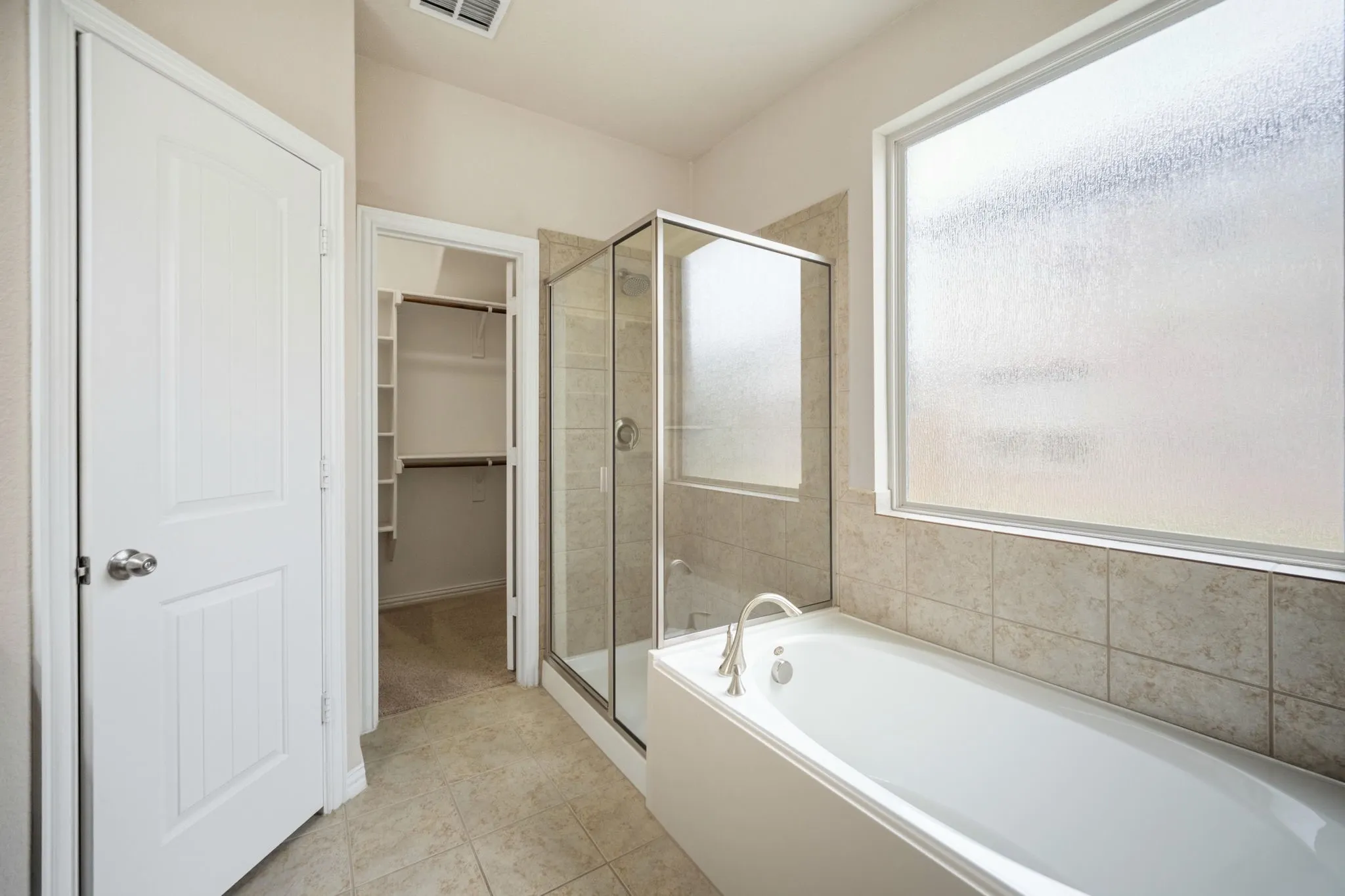 Single Family Residence For Sale in Denton County , 16005 Crosslake Court, Prosper, Texas 75078, 4 Bedroom, 3 Bathroom, 2 Garage spaces, 2,234 Sqft, built in 2014, mls#21248082, Real Estate Agent in Prosper, Homes For Sale in Denton county, Homes For Sale in Prosper, Realtor in Prosper Texas, Real Estate Brokerage Independent Realty Texas, Luminita Cordes Realtor