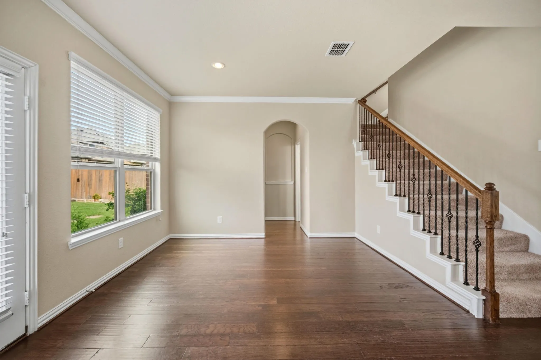 Single Family Residence For Sale in Denton County , 16005 Crosslake Court, Prosper, Texas 75078, 4 Bedroom, 3 Bathroom, 2 Garage spaces, 2,234 Sqft, built in 2014, mls#21248082, Real Estate Agent in Prosper, Homes For Sale in Denton county, Homes For Sale in Prosper, Realtor in Prosper Texas, Real Estate Brokerage Independent Realty Texas, Luminita Cordes Realtor