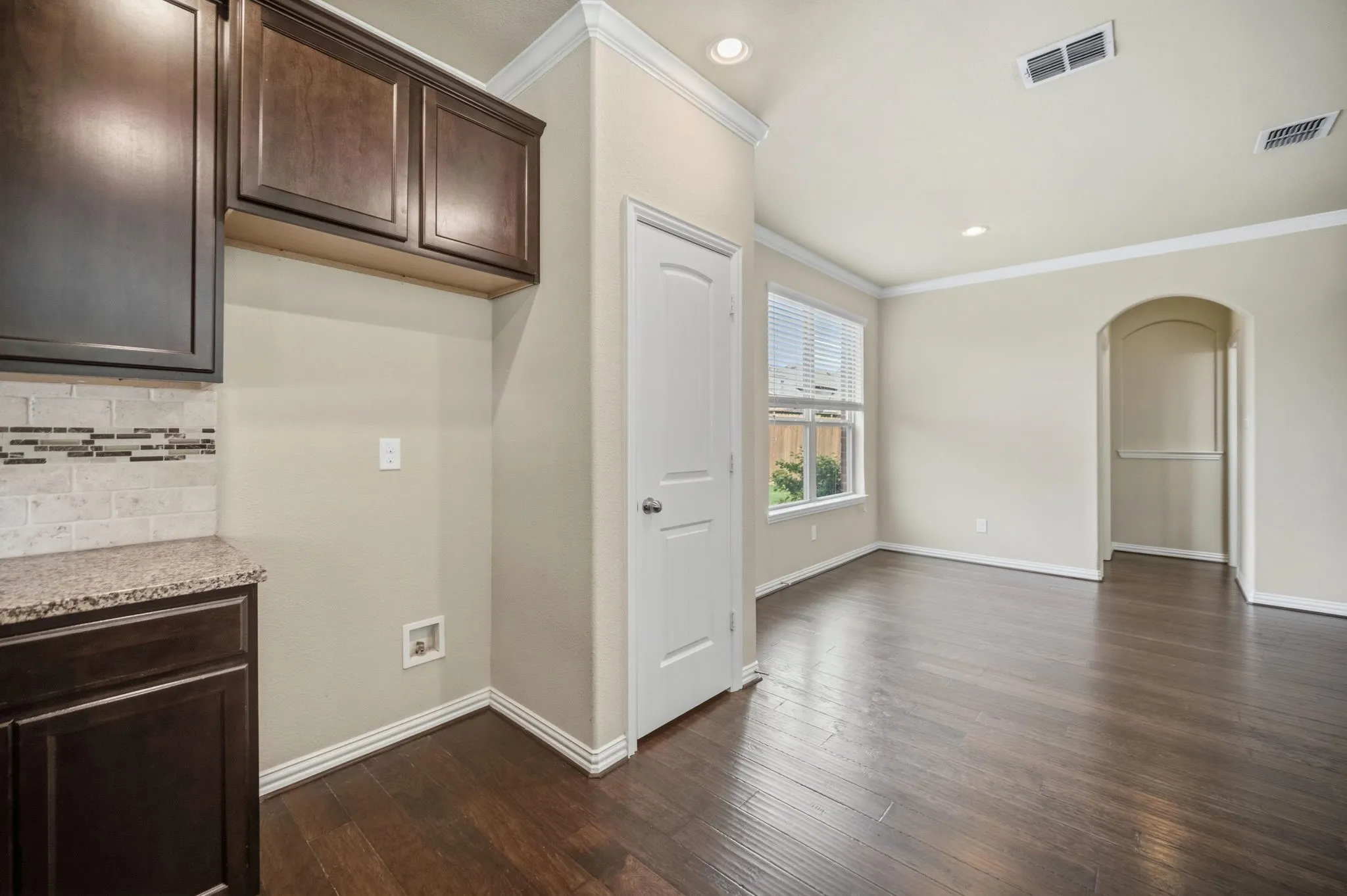 Single Family Residence For Sale in Denton County , 16005 Crosslake Court, Prosper, Texas 75078, 4 Bedroom, 3 Bathroom, 2 Garage spaces, 2,234 Sqft, built in 2014, mls#21248082, Real Estate Agent in Prosper, Homes For Sale in Denton county, Homes For Sale in Prosper, Realtor in Prosper Texas, Real Estate Brokerage Independent Realty Texas, Luminita Cordes Realtor
