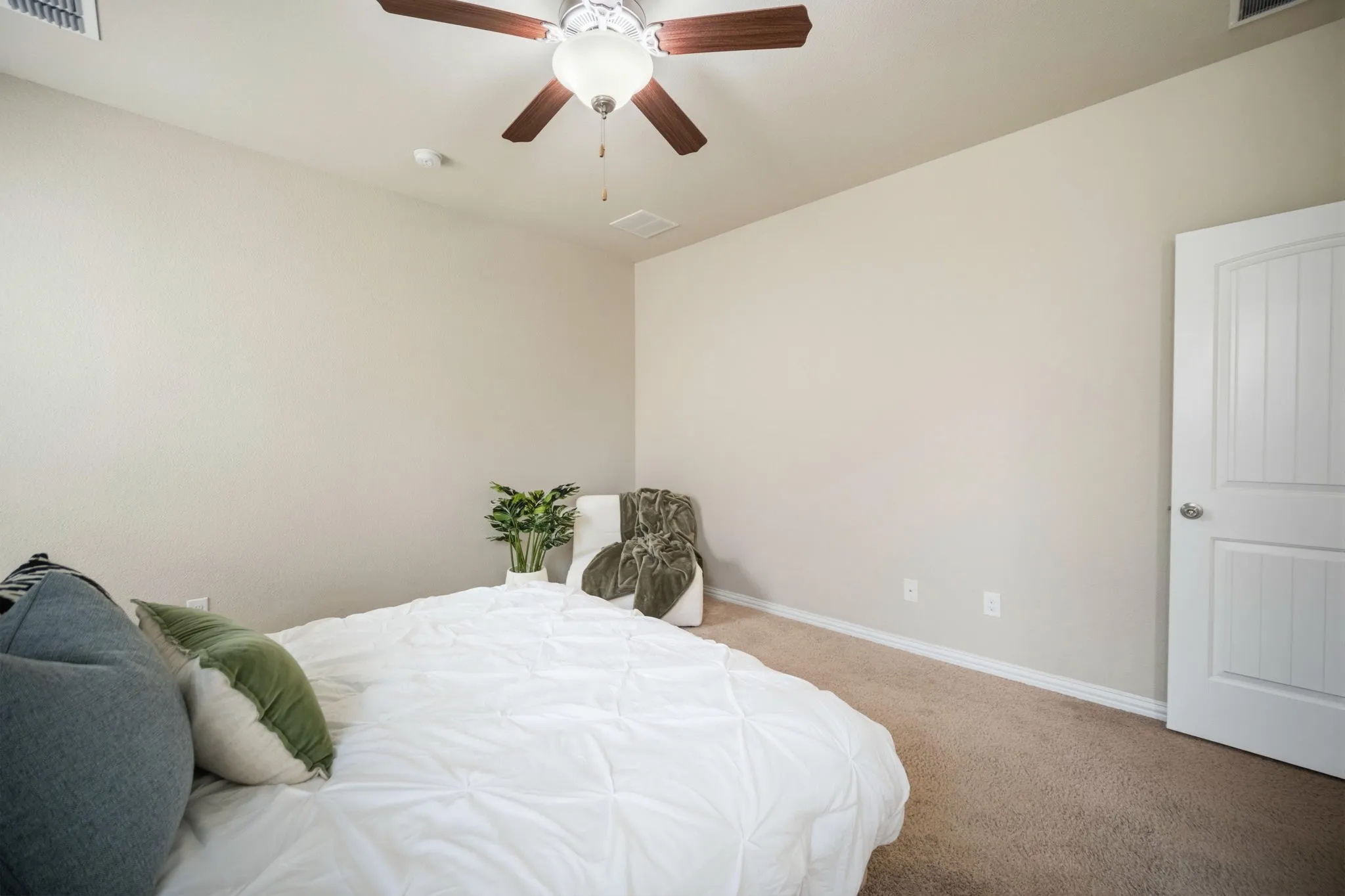 Single Family Residence For Sale in Denton County , 16005 Crosslake Court, Prosper, Texas 75078, 4 Bedroom, 3 Bathroom, 2 Garage spaces, 2,234 Sqft, built in 2014, mls#21248082, Real Estate Agent in Prosper, Homes For Sale in Denton county, Homes For Sale in Prosper, Realtor in Prosper Texas, Real Estate Brokerage Independent Realty Texas, Luminita Cordes Realtor