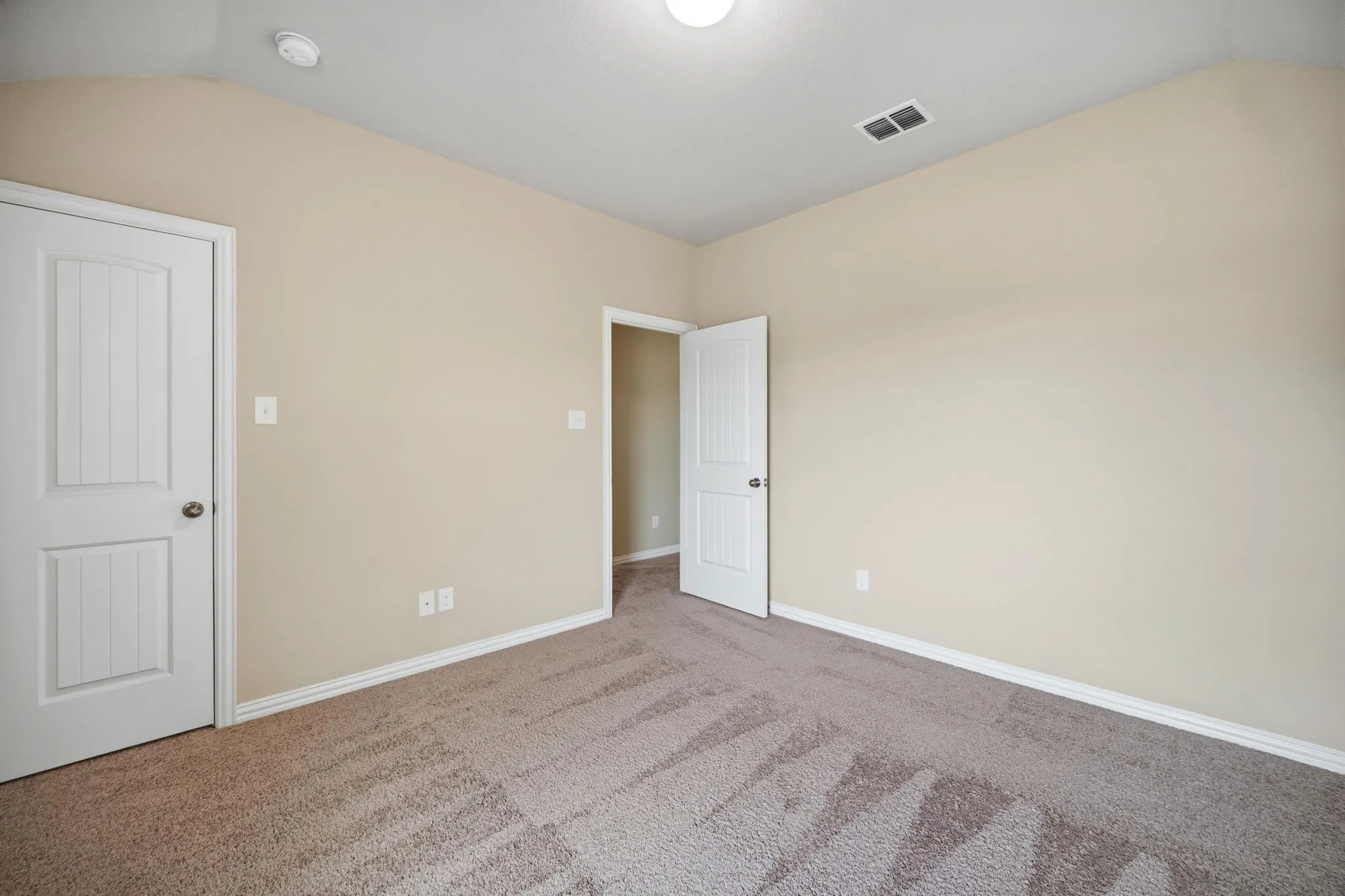 Single Family Residence For Sale in Denton County , 16005 Crosslake Court, Prosper, Texas 75078, 4 Bedroom, 3 Bathroom, 2 Garage spaces, 2,234 Sqft, built in 2014, mls#21248082, Real Estate Agent in Prosper, Homes For Sale in Denton county, Homes For Sale in Prosper, Realtor in Prosper Texas, Real Estate Brokerage Independent Realty Texas, Luminita Cordes Realtor