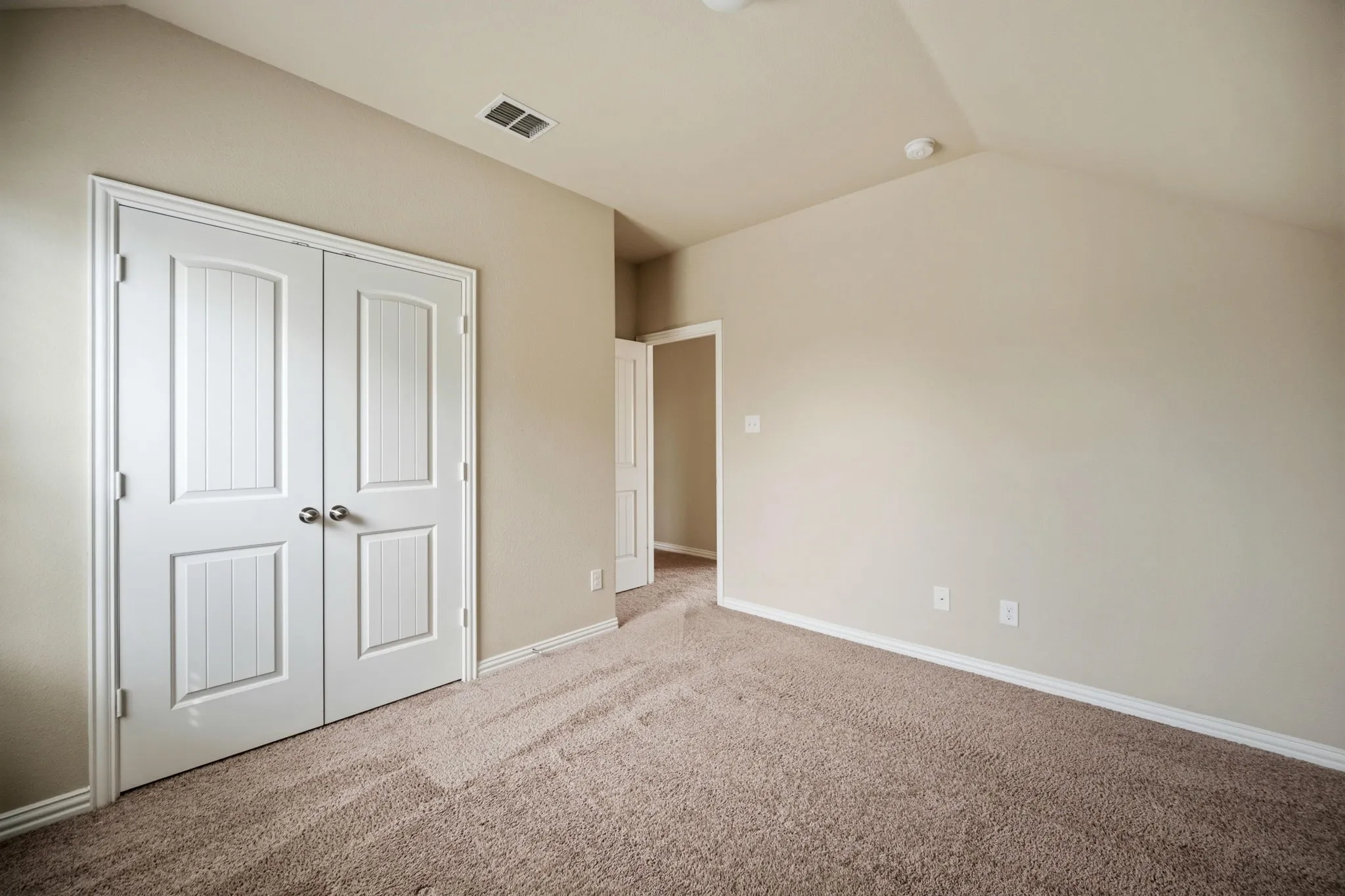 Single Family Residence For Sale in Denton County , 16005 Crosslake Court, Prosper, Texas 75078, 4 Bedroom, 3 Bathroom, 2 Garage spaces, 2,234 Sqft, built in 2014, mls#21248082, Real Estate Agent in Prosper, Homes For Sale in Denton county, Homes For Sale in Prosper, Realtor in Prosper Texas, Real Estate Brokerage Independent Realty Texas, Luminita Cordes Realtor