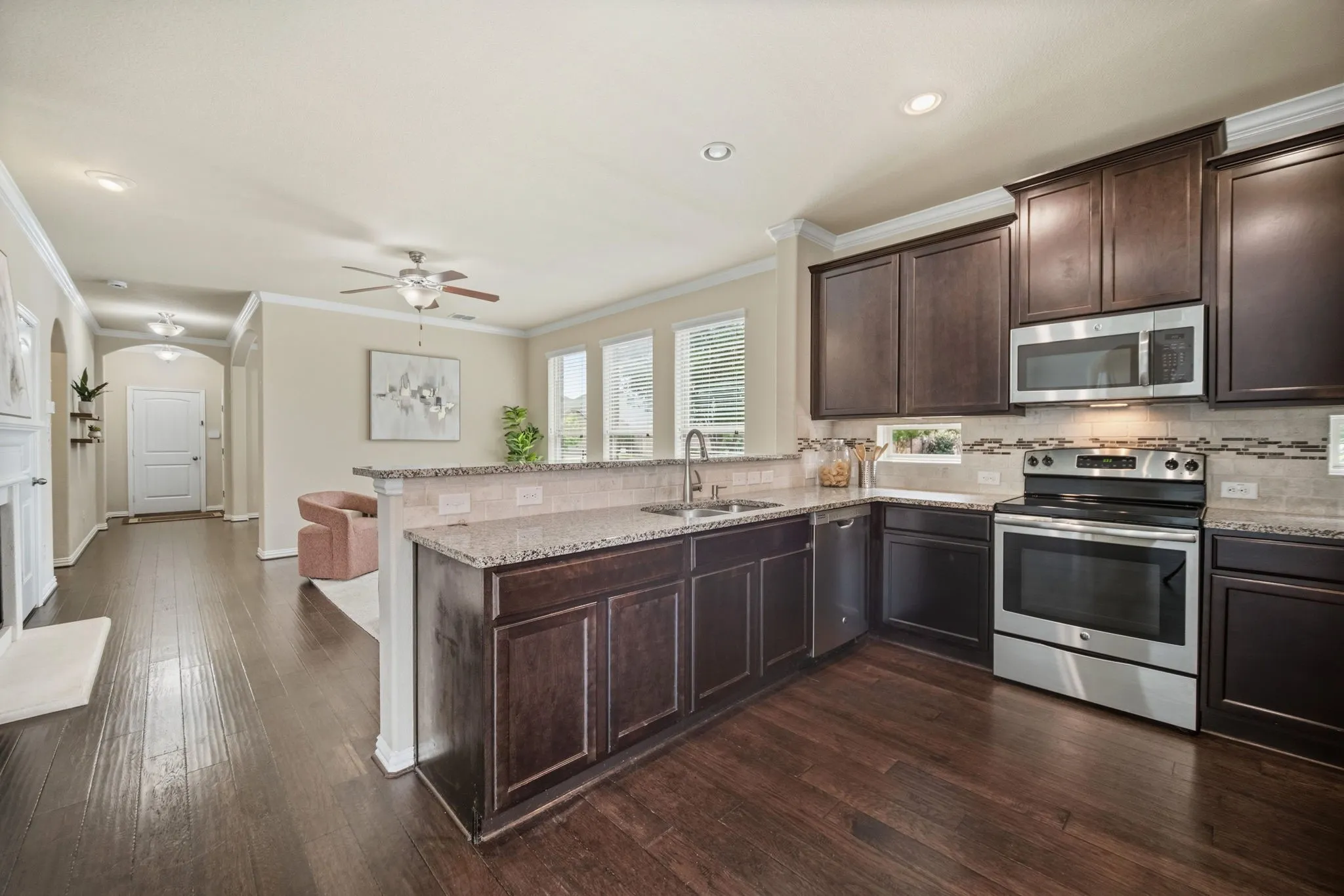 Single Family Residence For Sale in Denton County , 16005 Crosslake Court, Prosper, Texas 75078, 4 Bedroom, 3 Bathroom, 2 Garage spaces, 2,234 Sqft, built in 2014, mls#21248082, Real Estate Agent in Prosper, Homes For Sale in Denton county, Homes For Sale in Prosper, Realtor in Prosper Texas, Real Estate Brokerage Independent Realty Texas, Luminita Cordes Realtor