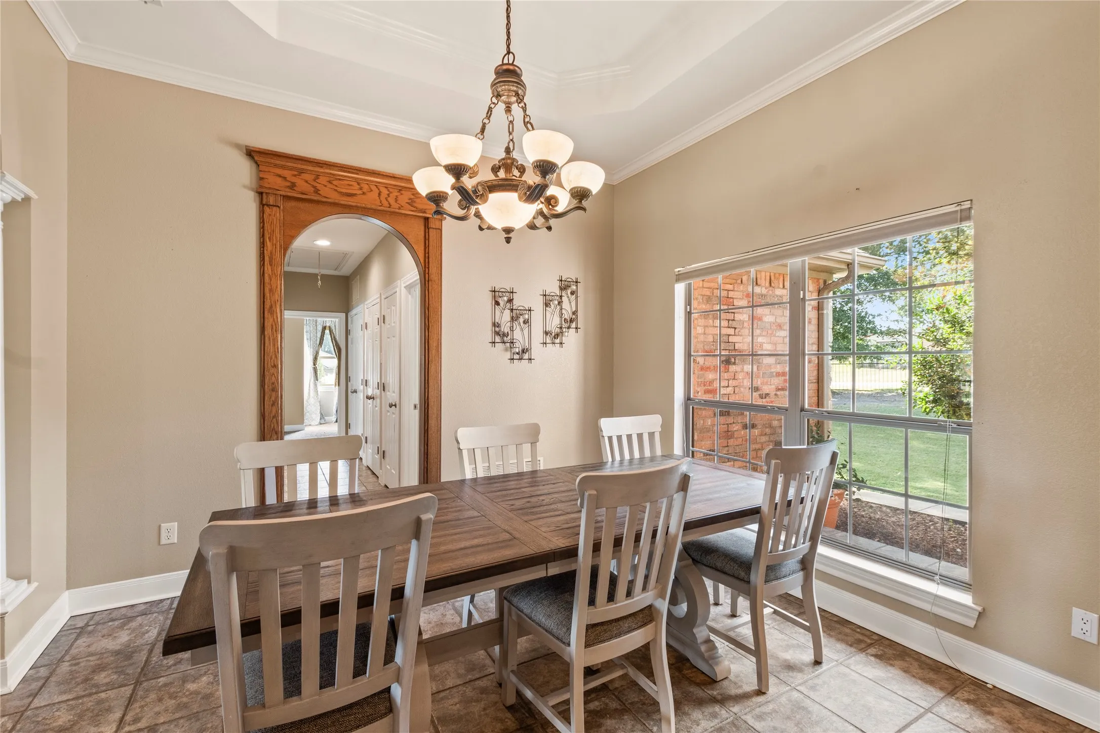 Single Family Residence For Sale in Henderson County , 180 Surls Drive, Mabank, Texas 75156, 4 Bedroom, 2 Bathroom, 3 Garage spaces, 2,385 Sqft, built in 2001, Preowned, mls#21245140, Real Estate Agent in Mabank, Homes For Sale in Henderson county, Homes For Sale in Mabank, Realtor in Mabank Texas, Real Estate Brokerage Independent Realty Texas, Luminita Cordes Realtor