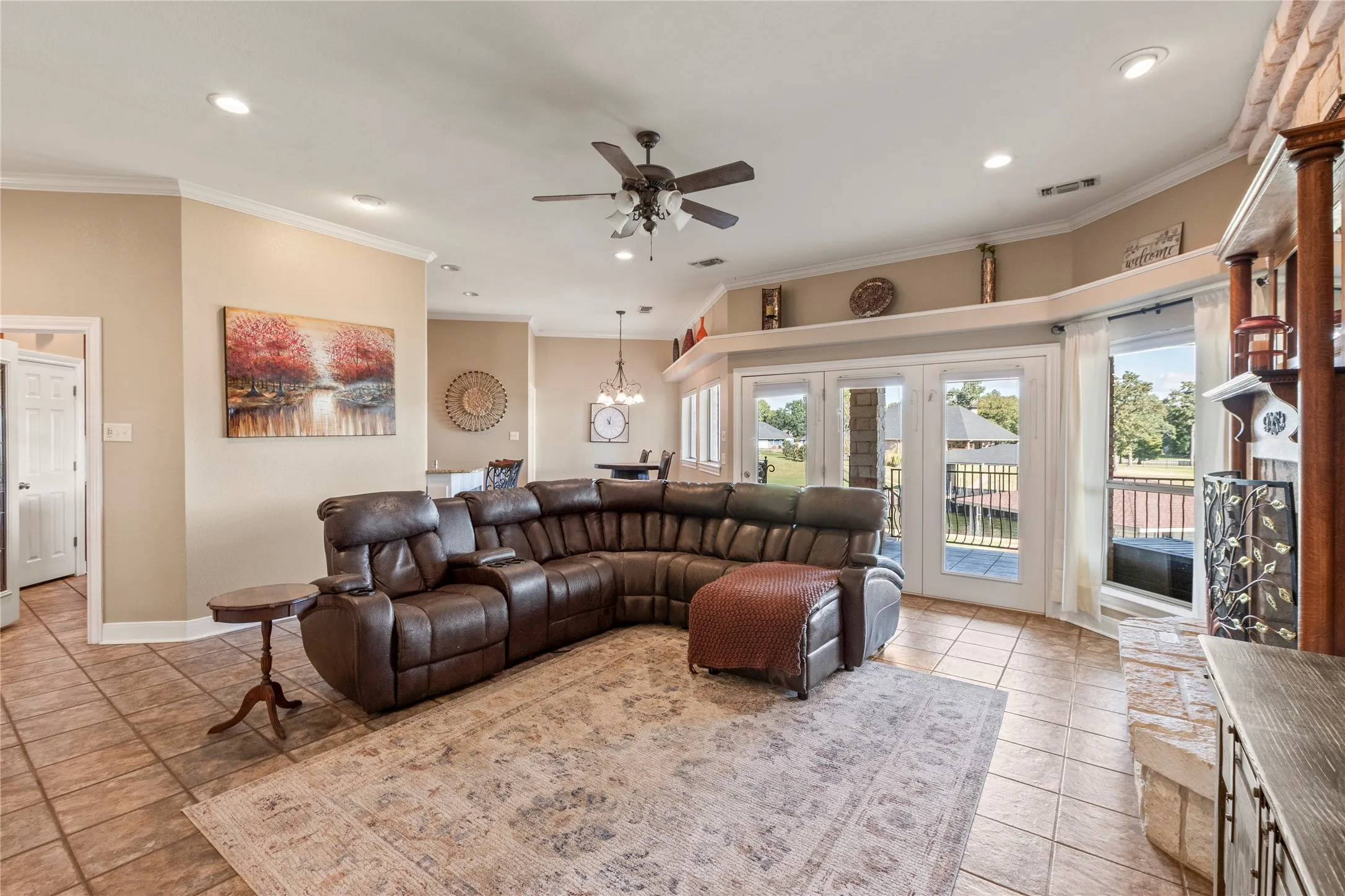 Single Family Residence For Sale in Henderson County , 180 Surls Drive, Mabank, Texas 75156, 4 Bedroom, 2 Bathroom, 3 Garage spaces, 2,385 Sqft, built in 2001, Preowned, mls#21245140, Real Estate Agent in Mabank, Homes For Sale in Henderson county, Homes For Sale in Mabank, Realtor in Mabank Texas, Real Estate Brokerage Independent Realty Texas, Luminita Cordes Realtor