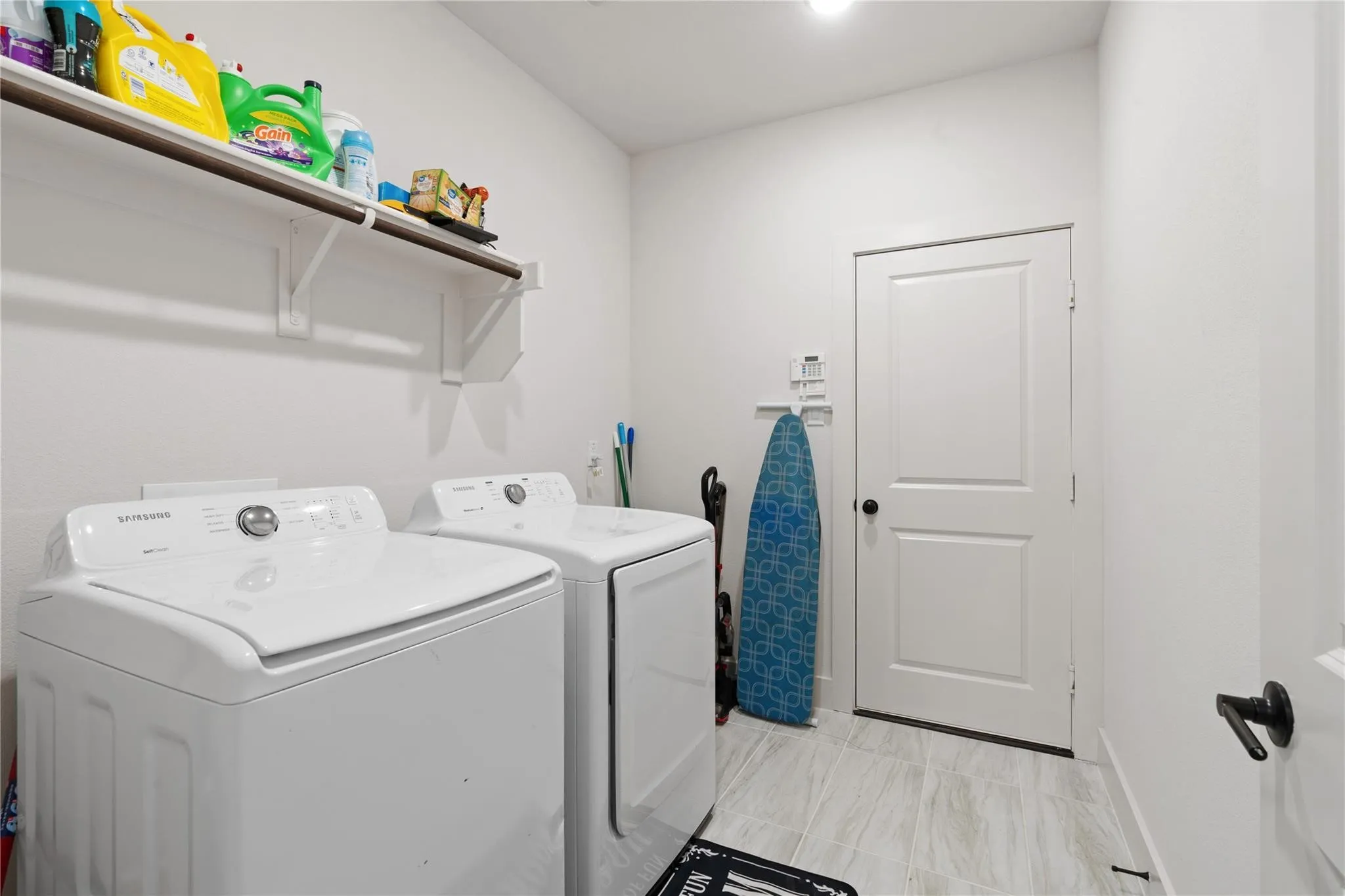 Single Family Residence For Sale in Dallas County , 704 S HIDDEN LAKES Drive, De Soto, Texas 75115, 5 Bedrooms, 4 Bathrooms, 2 Garage spaces, 4,737 Sqft, built in 2023, Price $750,000, mls#21248124, Real Estate Agent in De Soto, Homes For Sale in Dallas county, Homes For Sale in De Soto, Realtor in De Soto Texas, Real Estate Brokerage Independent Realty Texas, Luminita Cordes Realtor