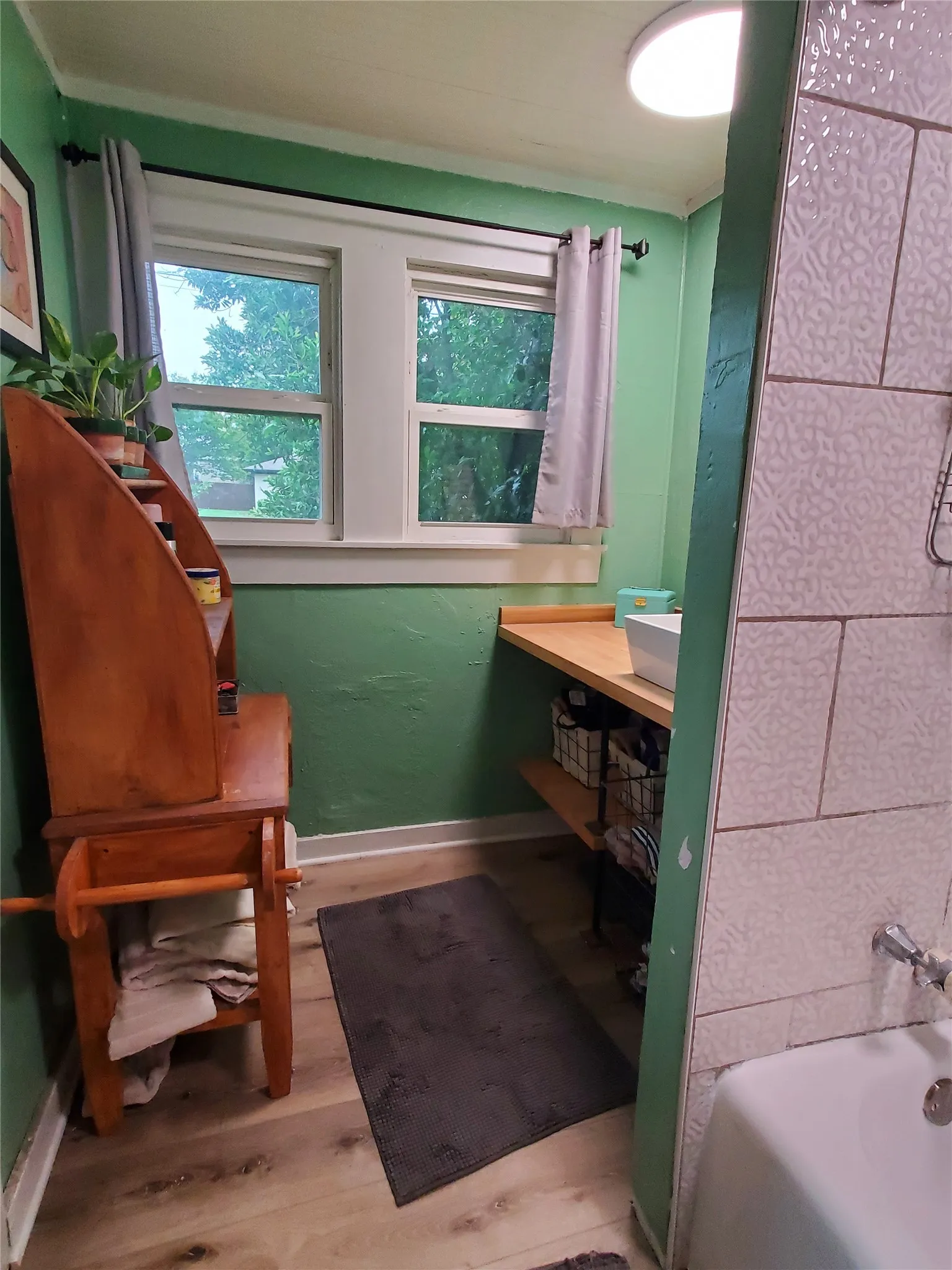 Single Family Residence For Sale in Wise County , 300 N Church Street, Decatur, Texas 76234, 4 Bedroom, 2 Bathroom, Garage spaces, 2,088 Sqft, built in 1945, Preowned, mls#21247864, Real Estate Agent in Decatur, Homes For Sale in Wise county, Homes For Sale in Decatur, Realtor in Decatur Texas, Real Estate Brokerage Independent Realty Texas, Luminita Cordes Realtor