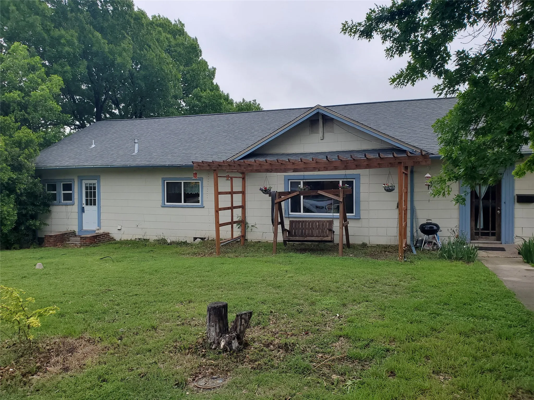 Single Family Residence For Sale in Wise County , 300 N Church Street, Decatur, Texas 76234, 4 Bedroom, 2 Bathroom, Garage spaces, 2,088 Sqft, built in 1945, Preowned, mls#21247864, Real Estate Agent in Decatur, Homes For Sale in Wise county, Homes For Sale in Decatur, Realtor in Decatur Texas, Real Estate Brokerage Independent Realty Texas, Luminita Cordes Realtor