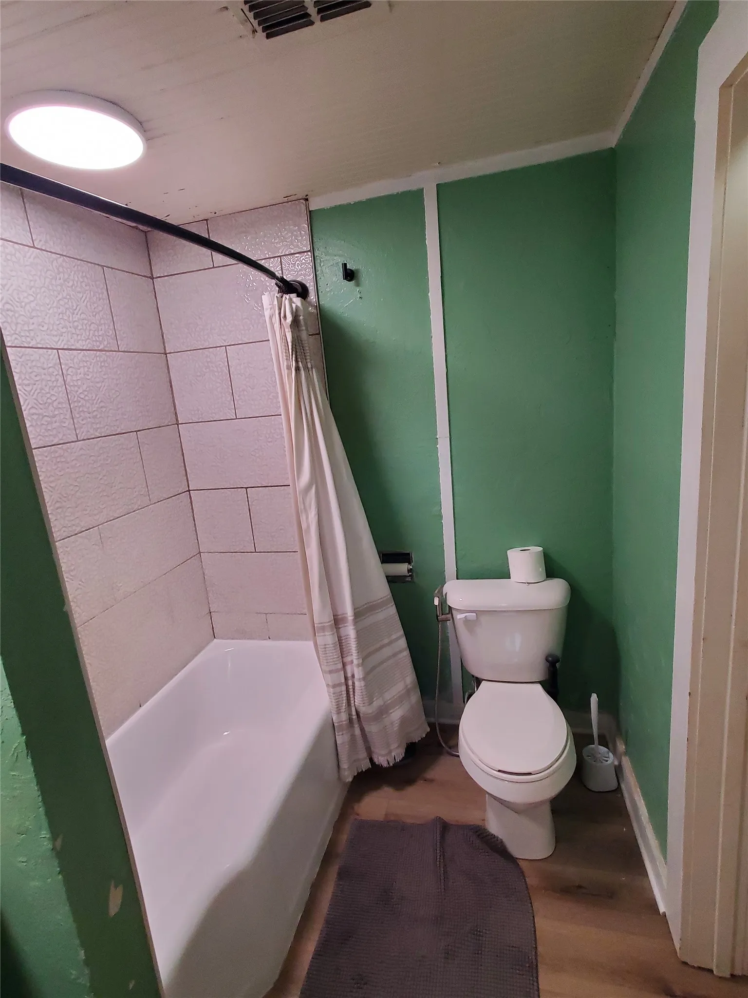 Single Family Residence For Sale in Wise County , 300 N Church Street, Decatur, Texas 76234, 4 Bedroom, 2 Bathroom, Garage spaces, 2,088 Sqft, built in 1945, Preowned, mls#21247864, Real Estate Agent in Decatur, Homes For Sale in Wise county, Homes For Sale in Decatur, Realtor in Decatur Texas, Real Estate Brokerage Independent Realty Texas, Luminita Cordes Realtor