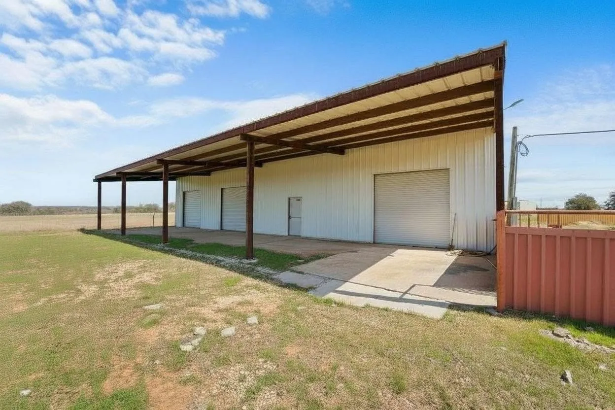 Single Family Residence For Sale in Hill County , 277 Deer Shadow Circle, Whitney, Texas 76692, 3 Bedroom, 2 Bathroom, Garage spaces, 1,274 Sqft, built in 2000, Preowned, mls#21247301, Real Estate Agent in Whitney, Homes For Sale in Hill county, Homes For Sale in Whitney, Realtor in Whitney Texas, Real Estate Brokerage Independent Realty Texas, Luminita Cordes Realtor
