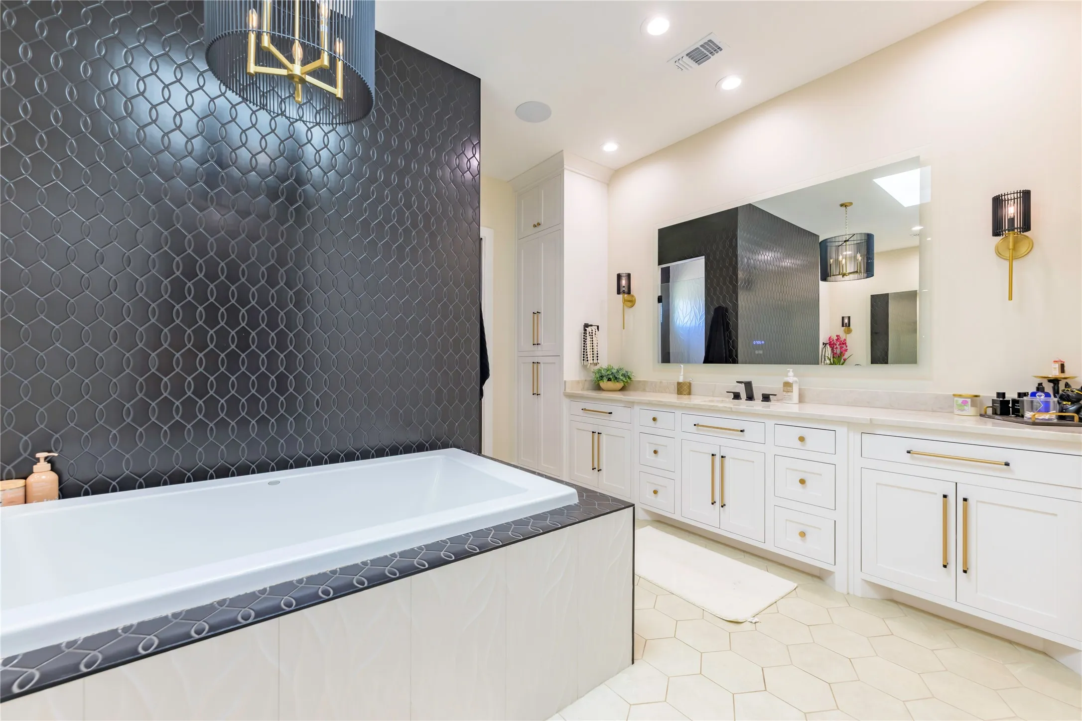 Single Family Residence For Sale in Ector County , 9331 Clevenger Road, Odessa, Texas 79762, 5 Bedroom, 6 Bathroom, 4 Garage spaces, 6,401 Sqft, built in 2024, Preowned, mls#21248169, Real Estate Agent in Odessa, Homes For Sale in Ector county, Homes For Sale in Odessa, Realtor in Odessa Texas, Real Estate Brokerage Independent Realty Texas, Luminita Cordes Realtor
