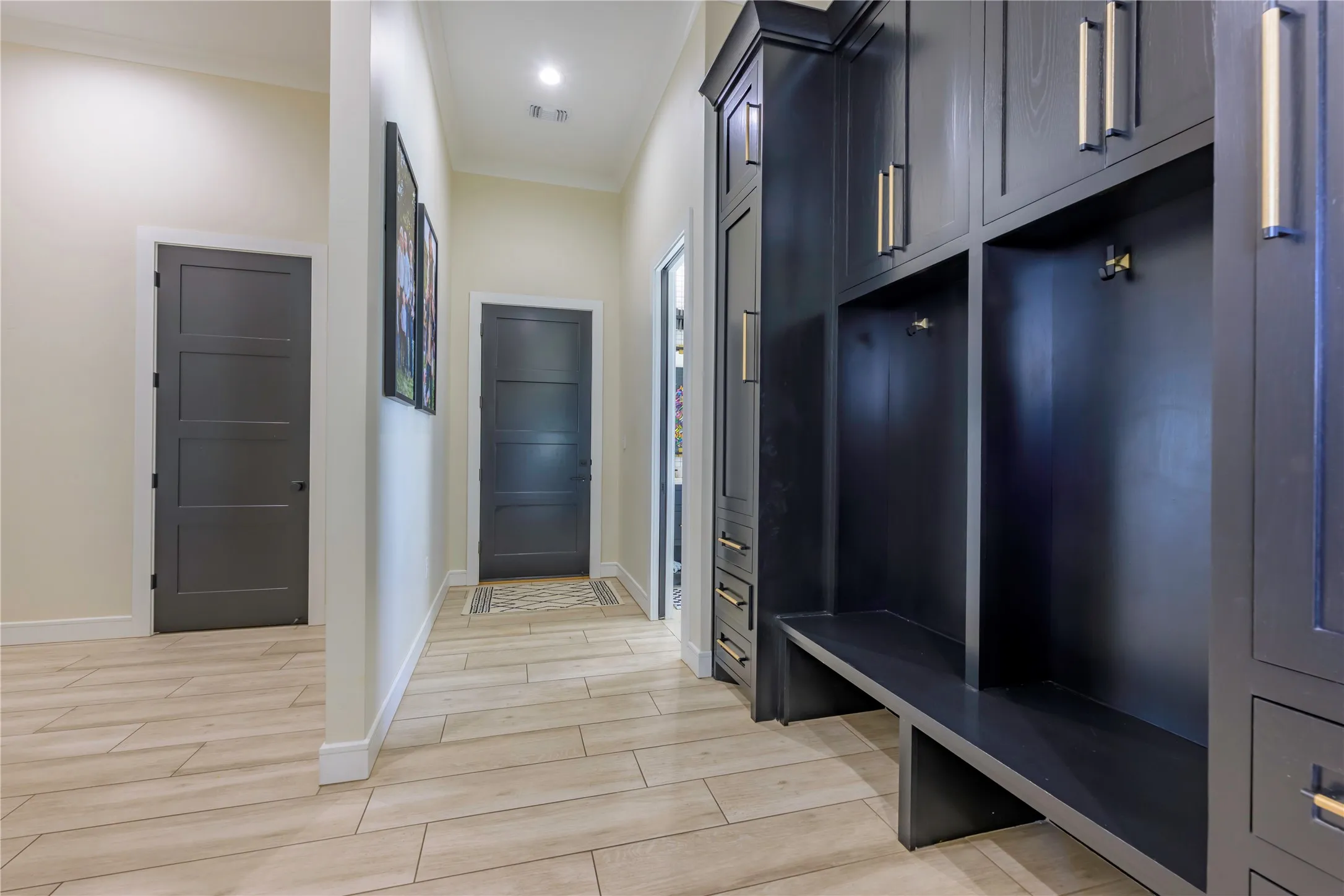 Single Family Residence For Sale in Ector County , 9331 Clevenger Road, Odessa, Texas 79762, 5 Bedroom, 6 Bathroom, 4 Garage spaces, 6,401 Sqft, built in 2024, Preowned, mls#21248169, Real Estate Agent in Odessa, Homes For Sale in Ector county, Homes For Sale in Odessa, Realtor in Odessa Texas, Real Estate Brokerage Independent Realty Texas, Luminita Cordes Realtor