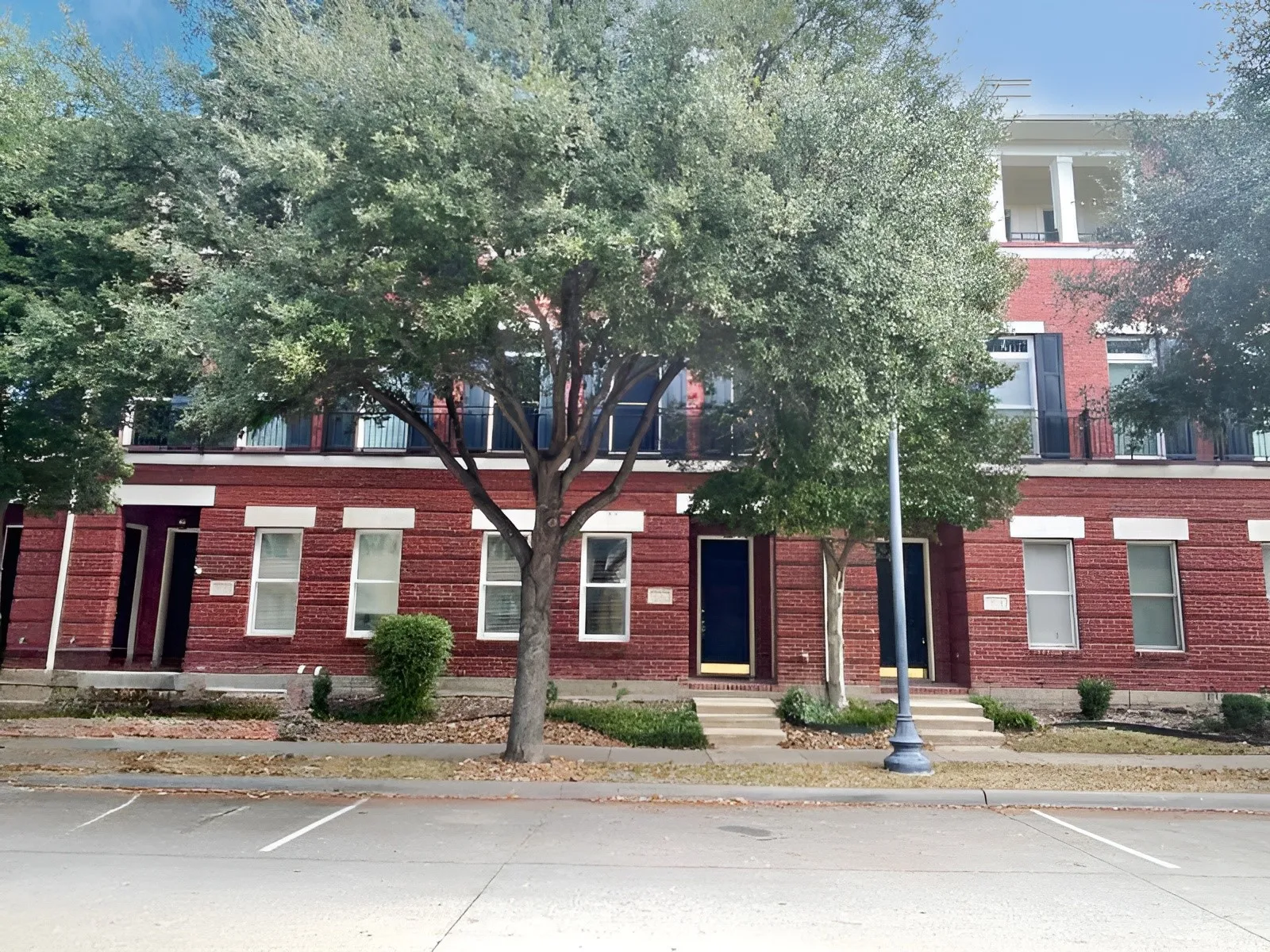 Townhouse For Sale in Collin County , 8242 Library Street, Frisco, Texas 75034, 3 Bedroom, 4 Bathroom, 2 Garage spaces, 2,781 Sqft, built in 2002, Preowned, mls#21248183, Real Estate Agent in Frisco, Homes For Sale in Collin county, Homes For Sale in Frisco, Realtor in Frisco Texas, Real Estate Brokerage Independent Realty Texas, Luminita Cordes Realtor