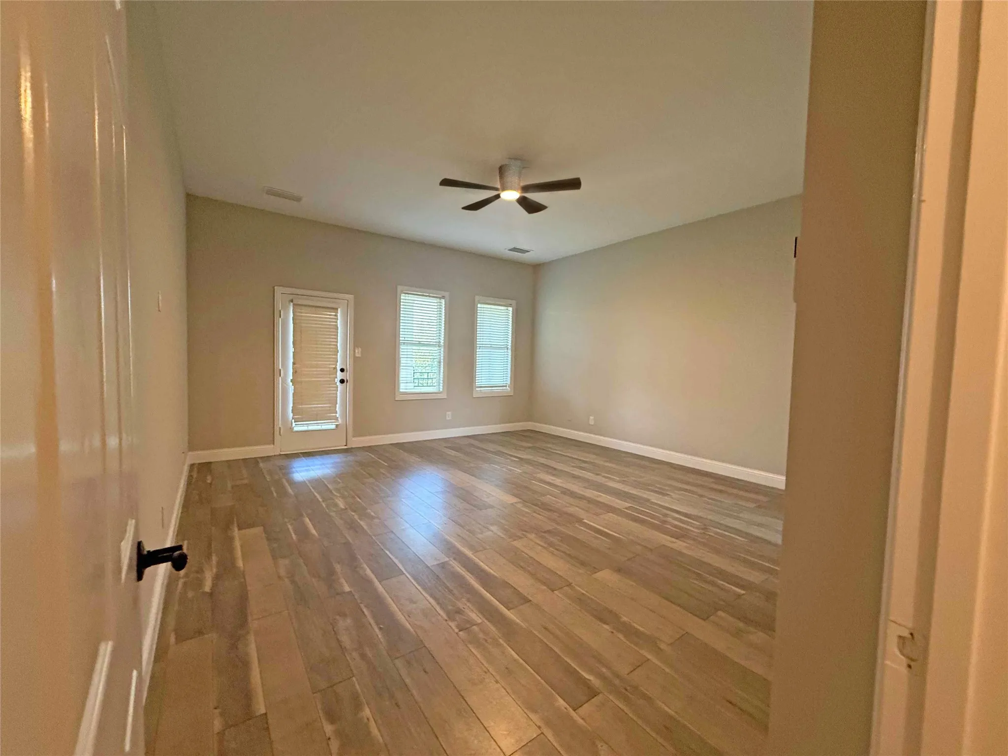 Townhouse For Sale in Collin County , 8242 Library Street, Frisco, Texas 75034, 3 Bedroom, 4 Bathroom, 2 Garage spaces, 2,781 Sqft, built in 2002, Preowned, mls#21248183, Real Estate Agent in Frisco, Homes For Sale in Collin county, Homes For Sale in Frisco, Realtor in Frisco Texas, Real Estate Brokerage Independent Realty Texas, Luminita Cordes Realtor