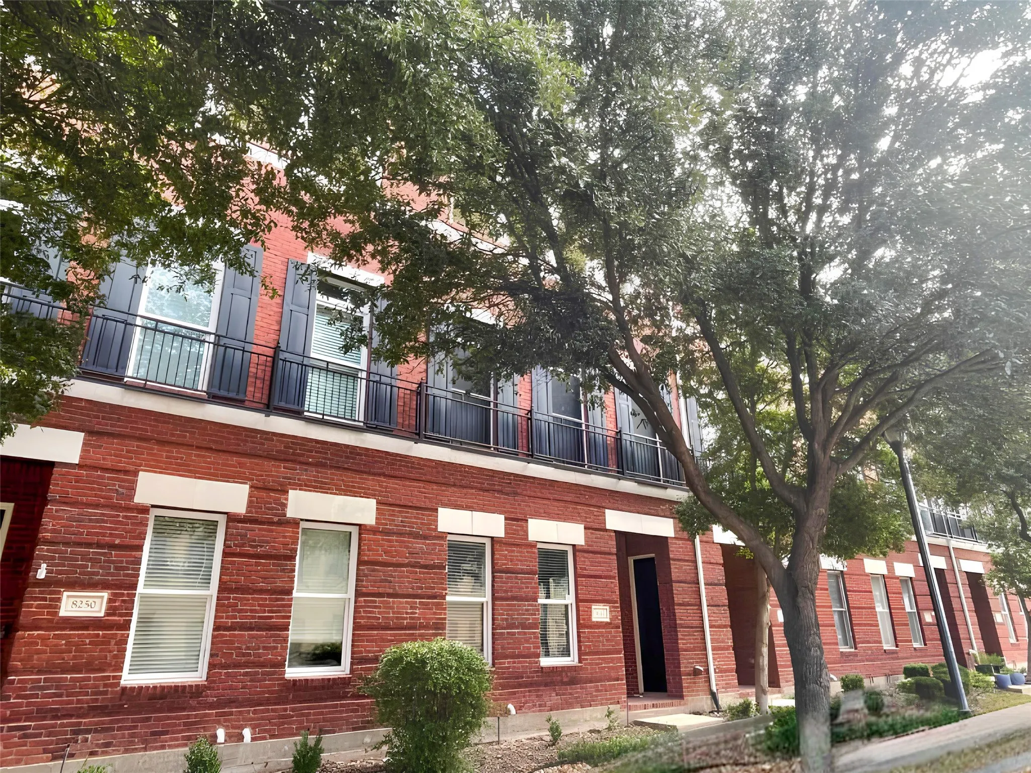 Townhouse For Sale in Collin County , 8242 Library Street, Frisco, Texas 75034, 3 Bedroom, 4 Bathroom, 2 Garage spaces, 2,781 Sqft, built in 2002, Preowned, mls#21248183, Real Estate Agent in Frisco, Homes For Sale in Collin county, Homes For Sale in Frisco, Realtor in Frisco Texas, Real Estate Brokerage Independent Realty Texas, Luminita Cordes Realtor