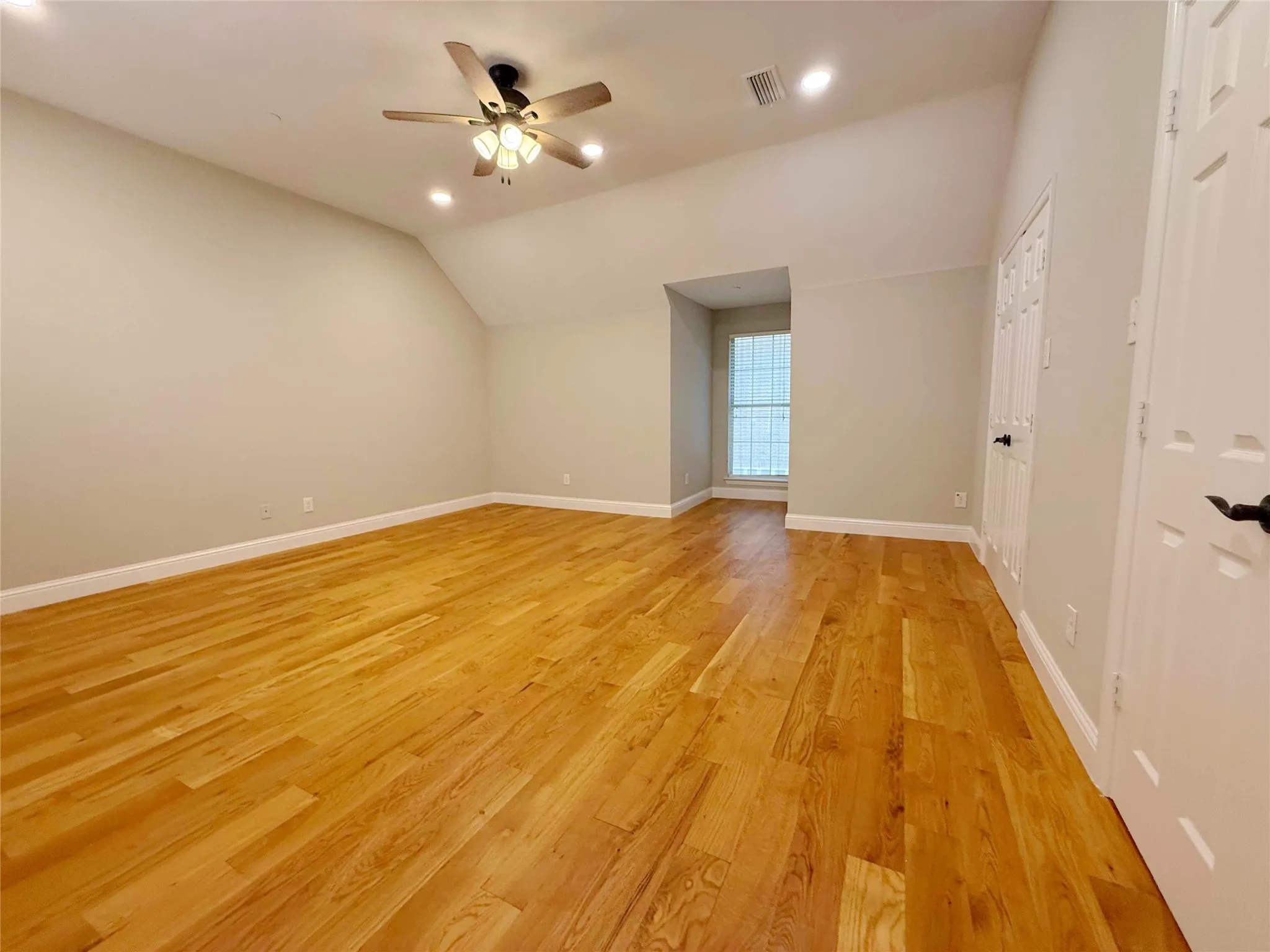 Townhouse For Sale in Collin County , 8242 Library Street, Frisco, Texas 75034, 3 Bedroom, 4 Bathroom, 2 Garage spaces, 2,781 Sqft, built in 2002, Preowned, mls#21248183, Real Estate Agent in Frisco, Homes For Sale in Collin county, Homes For Sale in Frisco, Realtor in Frisco Texas, Real Estate Brokerage Independent Realty Texas, Luminita Cordes Realtor