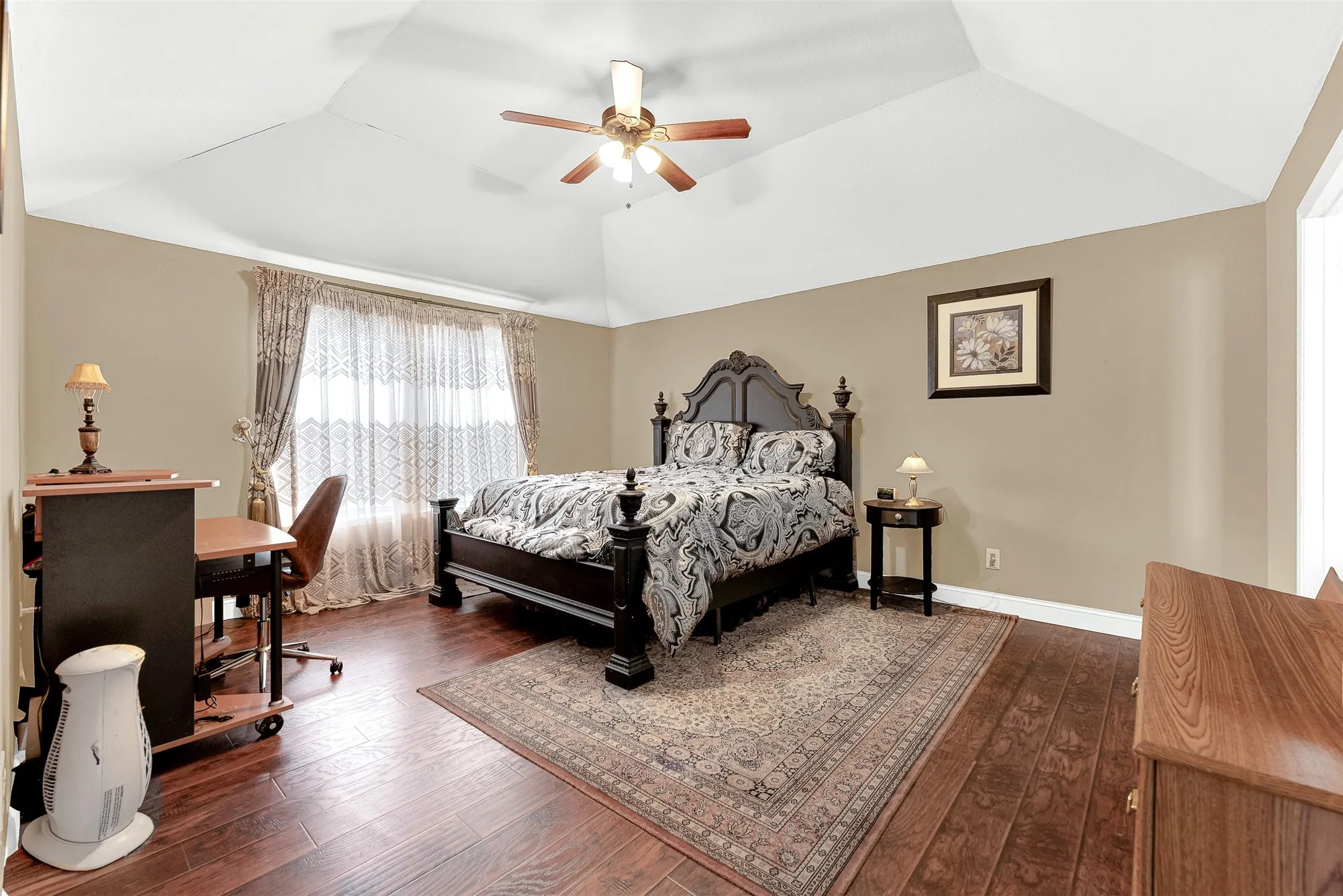 Single Family Residence For Sale in Dallas County , 8506 Manchester Drive, Rowlett, Texas 75089, 4 Bedroom, 3 Bathroom, 2 Garage spaces, 2,646 Sqft, built in 1995, Preowned, mls#21144051, Real Estate Agent in Rowlett, Homes For Sale in Dallas county, Homes For Sale in Rowlett, Realtor in Rowlett Texas, Real Estate Brokerage Independent Realty Texas, Luminita Cordes Realtor