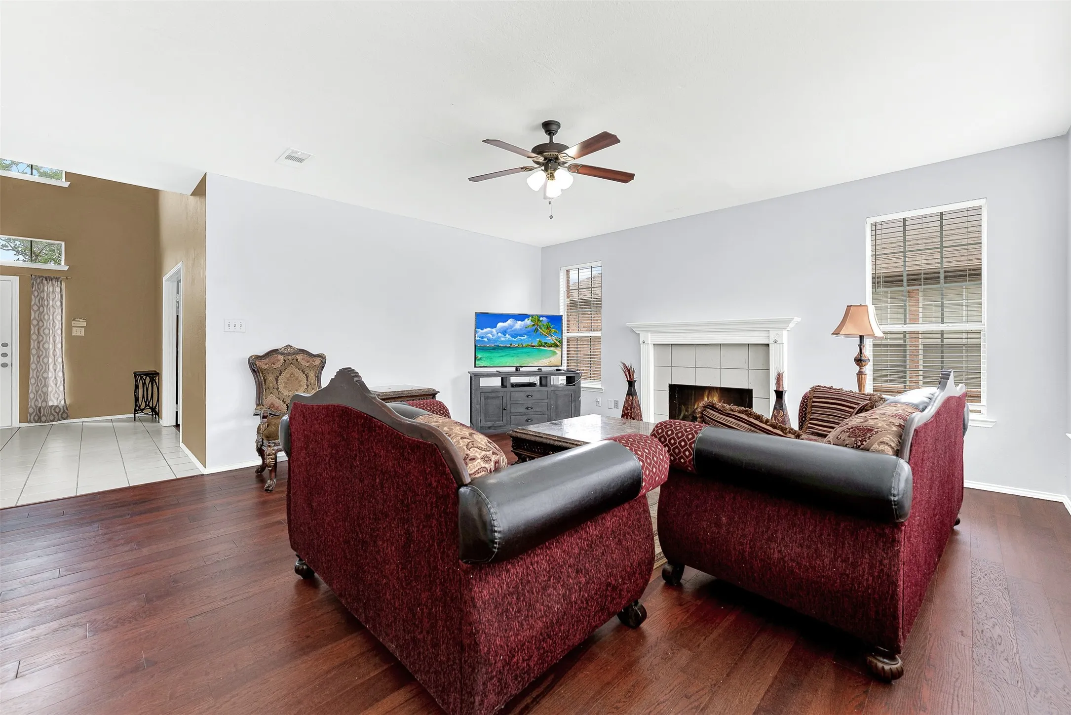 Single Family Residence For Sale in Dallas County , 8506 Manchester Drive, Rowlett, Texas 75089, 4 Bedroom, 3 Bathroom, 2 Garage spaces, 2,646 Sqft, built in 1995, Preowned, mls#21144051, Real Estate Agent in Rowlett, Homes For Sale in Dallas county, Homes For Sale in Rowlett, Realtor in Rowlett Texas, Real Estate Brokerage Independent Realty Texas, Luminita Cordes Realtor