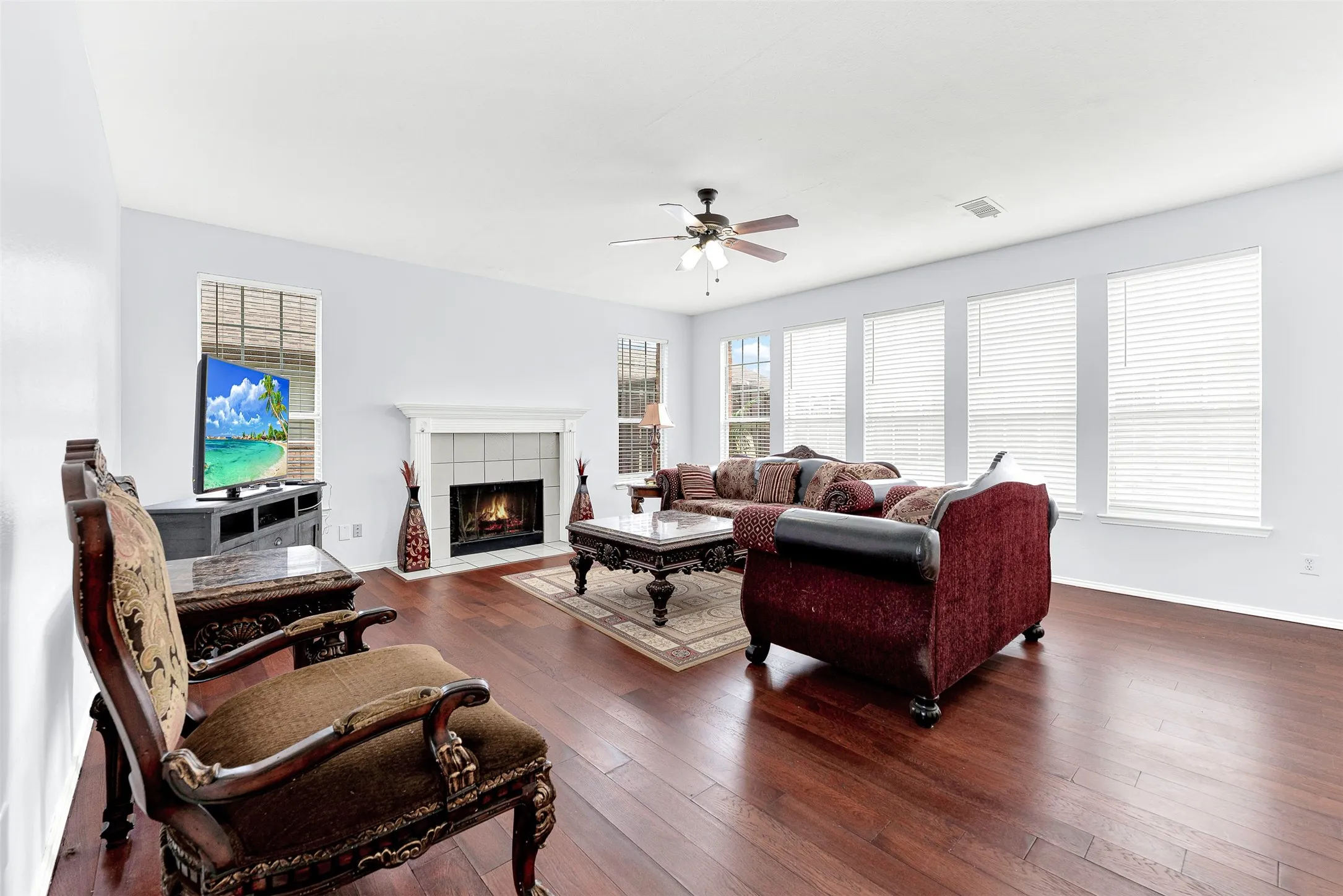 Single Family Residence For Sale in Dallas County , 8506 Manchester Drive, Rowlett, Texas 75089, 4 Bedroom, 3 Bathroom, 2 Garage spaces, 2,646 Sqft, built in 1995, Preowned, mls#21144051, Real Estate Agent in Rowlett, Homes For Sale in Dallas county, Homes For Sale in Rowlett, Realtor in Rowlett Texas, Real Estate Brokerage Independent Realty Texas, Luminita Cordes Realtor