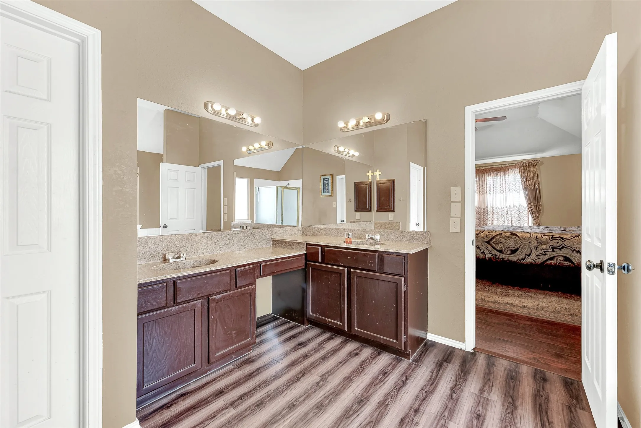 Single Family Residence For Sale in Dallas County , 8506 Manchester Drive, Rowlett, Texas 75089, 4 Bedroom, 3 Bathroom, 2 Garage spaces, 2,646 Sqft, built in 1995, Preowned, mls#21144051, Real Estate Agent in Rowlett, Homes For Sale in Dallas county, Homes For Sale in Rowlett, Realtor in Rowlett Texas, Real Estate Brokerage Independent Realty Texas, Luminita Cordes Realtor