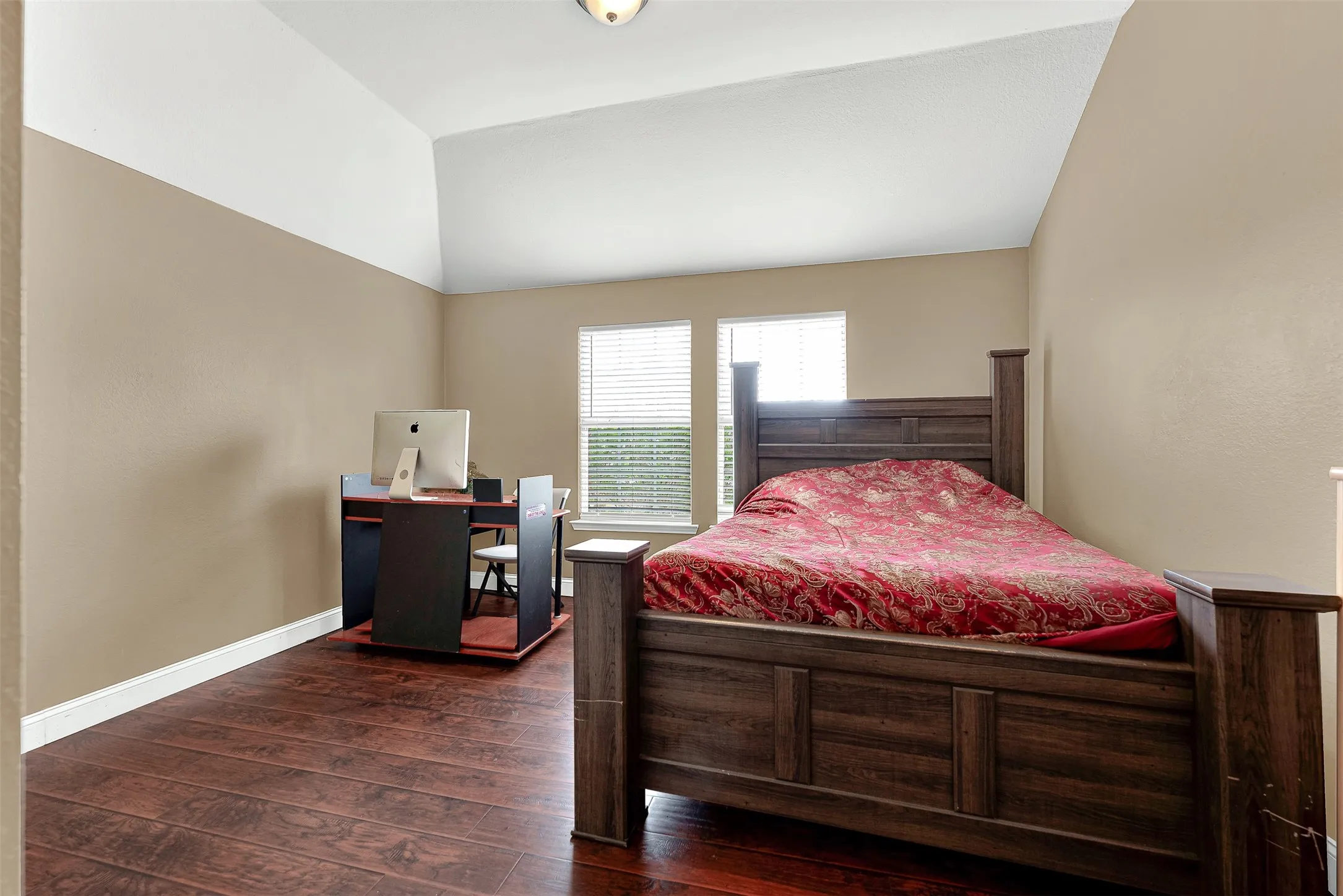 Single Family Residence For Sale in Dallas County , 8506 Manchester Drive, Rowlett, Texas 75089, 4 Bedroom, 3 Bathroom, 2 Garage spaces, 2,646 Sqft, built in 1995, Preowned, mls#21144051, Real Estate Agent in Rowlett, Homes For Sale in Dallas county, Homes For Sale in Rowlett, Realtor in Rowlett Texas, Real Estate Brokerage Independent Realty Texas, Luminita Cordes Realtor