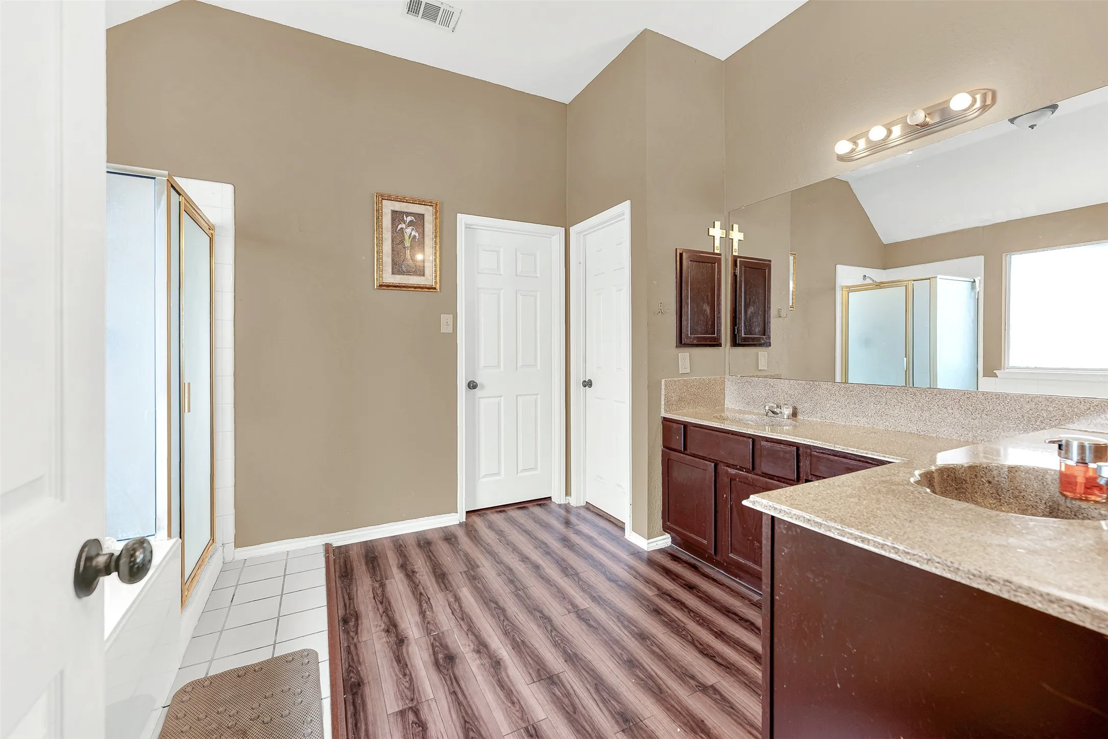 Single Family Residence For Sale in Dallas County , 8506 Manchester Drive, Rowlett, Texas 75089, 4 Bedroom, 3 Bathroom, 2 Garage spaces, 2,646 Sqft, built in 1995, Preowned, mls#21144051, Real Estate Agent in Rowlett, Homes For Sale in Dallas county, Homes For Sale in Rowlett, Realtor in Rowlett Texas, Real Estate Brokerage Independent Realty Texas, Luminita Cordes Realtor