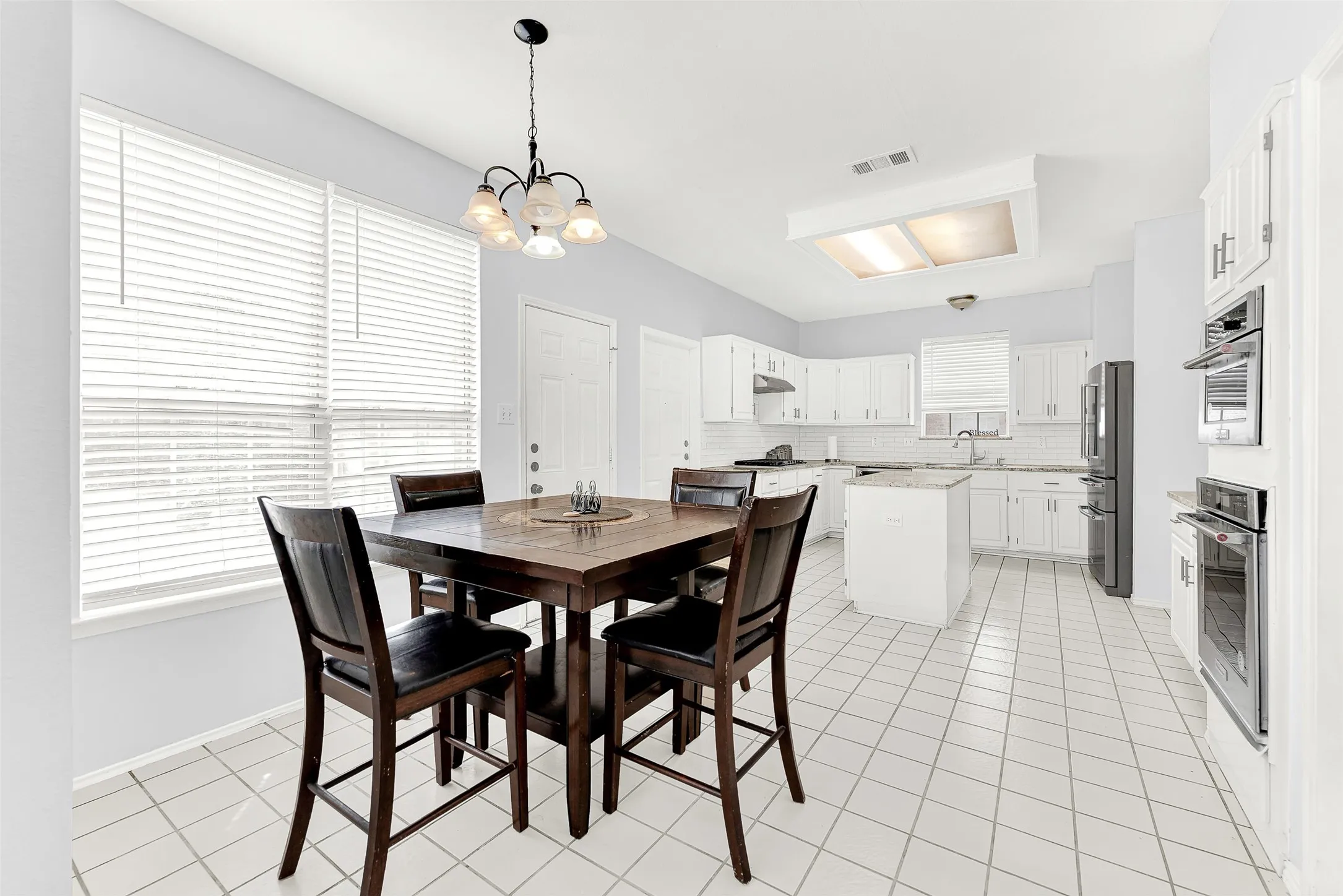 Single Family Residence For Sale in Dallas County , 8506 Manchester Drive, Rowlett, Texas 75089, 4 Bedroom, 3 Bathroom, 2 Garage spaces, 2,646 Sqft, built in 1995, Preowned, mls#21144051, Real Estate Agent in Rowlett, Homes For Sale in Dallas county, Homes For Sale in Rowlett, Realtor in Rowlett Texas, Real Estate Brokerage Independent Realty Texas, Luminita Cordes Realtor