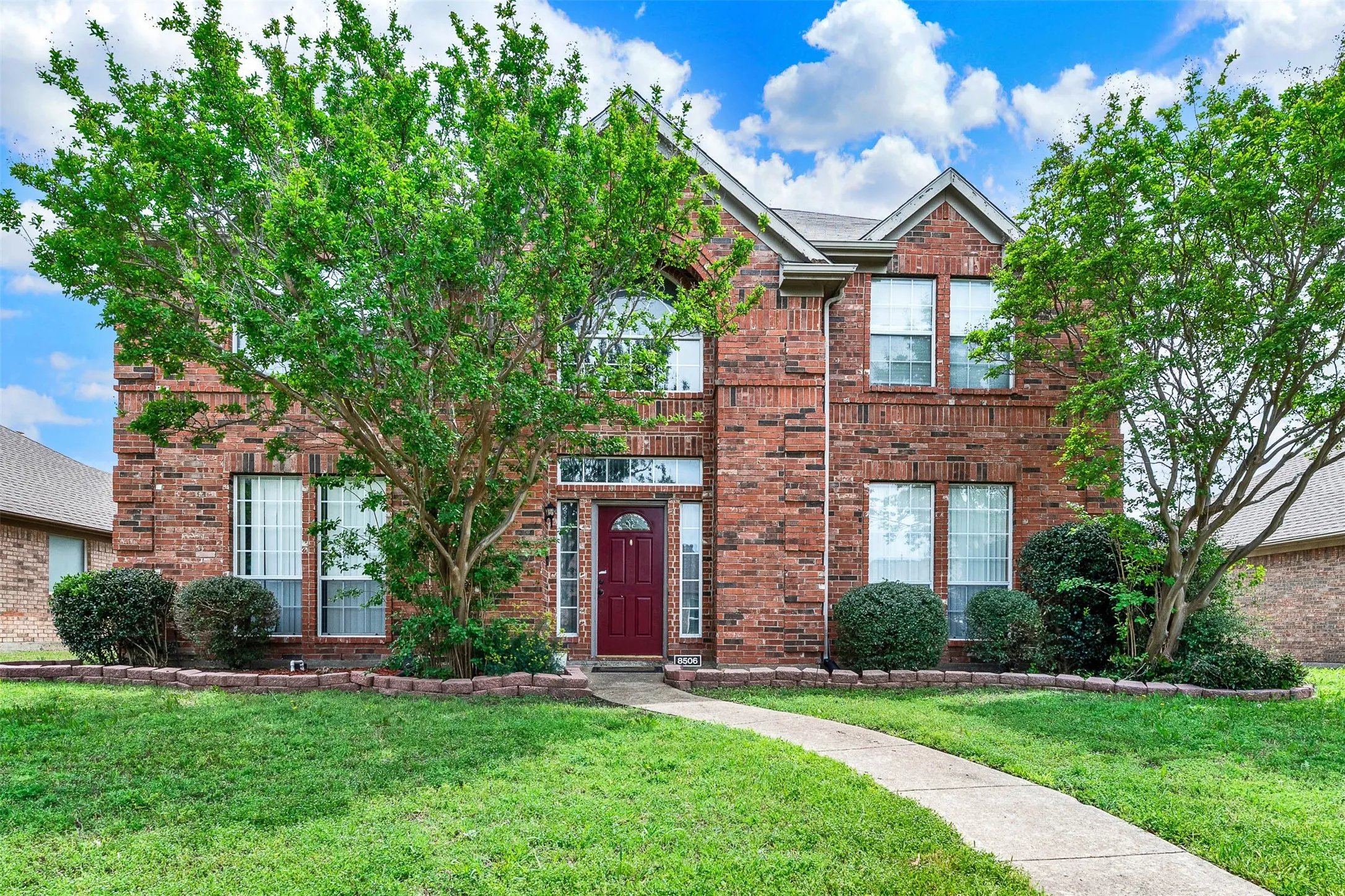 Single Family Residence For Sale in Dallas County , 8506 Manchester Drive, Rowlett, Texas 75089, 4 Bedroom, 3 Bathroom, 2 Garage spaces, 2,646 Sqft, built in 1995, Preowned, mls#21144051, Real Estate Agent in Rowlett, Homes For Sale in Dallas county, Homes For Sale in Rowlett, Realtor in Rowlett Texas, Real Estate Brokerage Independent Realty Texas, Luminita Cordes Realtor